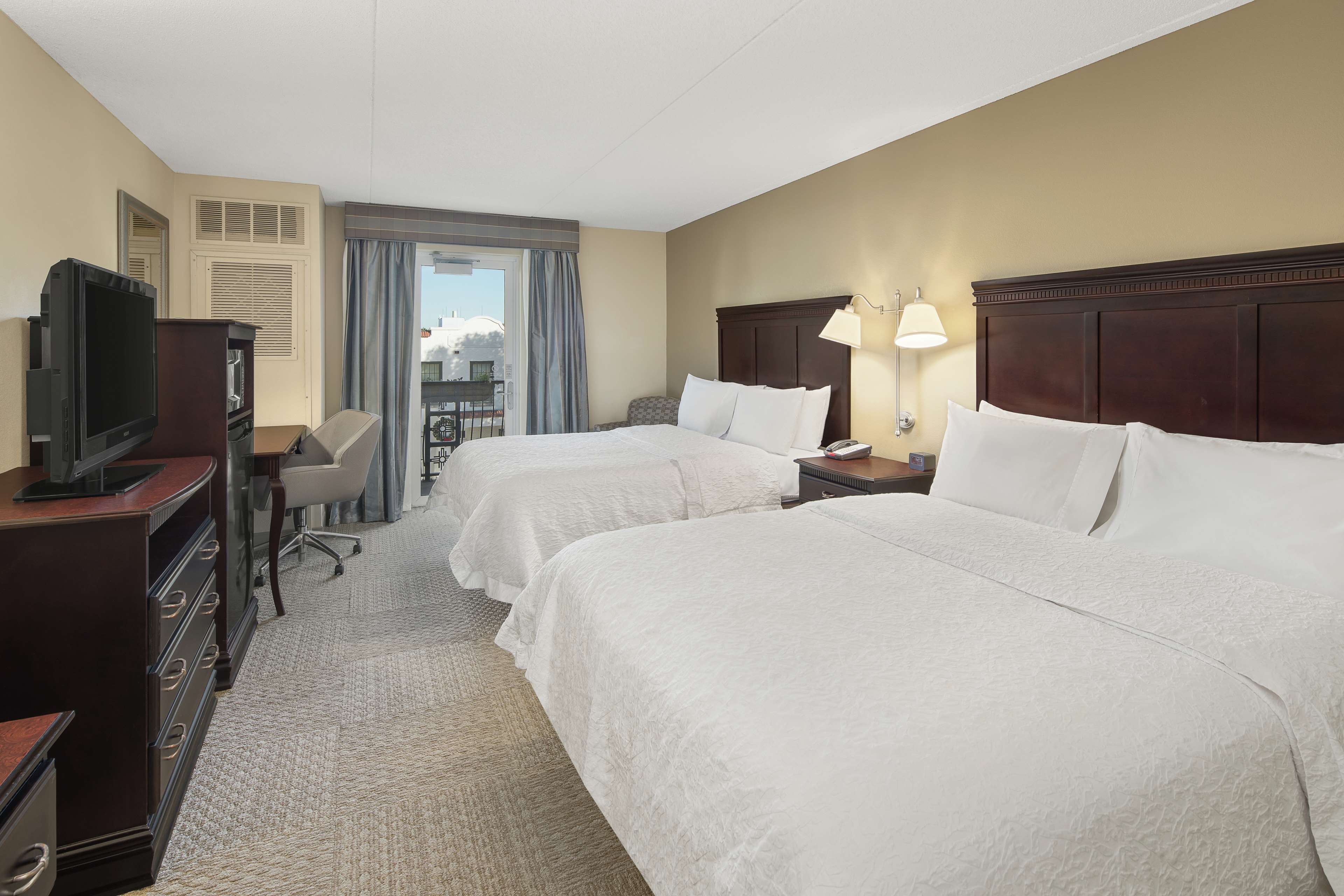 Hampton Inn by Hilton Fairhope-Mobile Bay Room Type - 2 QNS BED LG BALCONY NOSMK