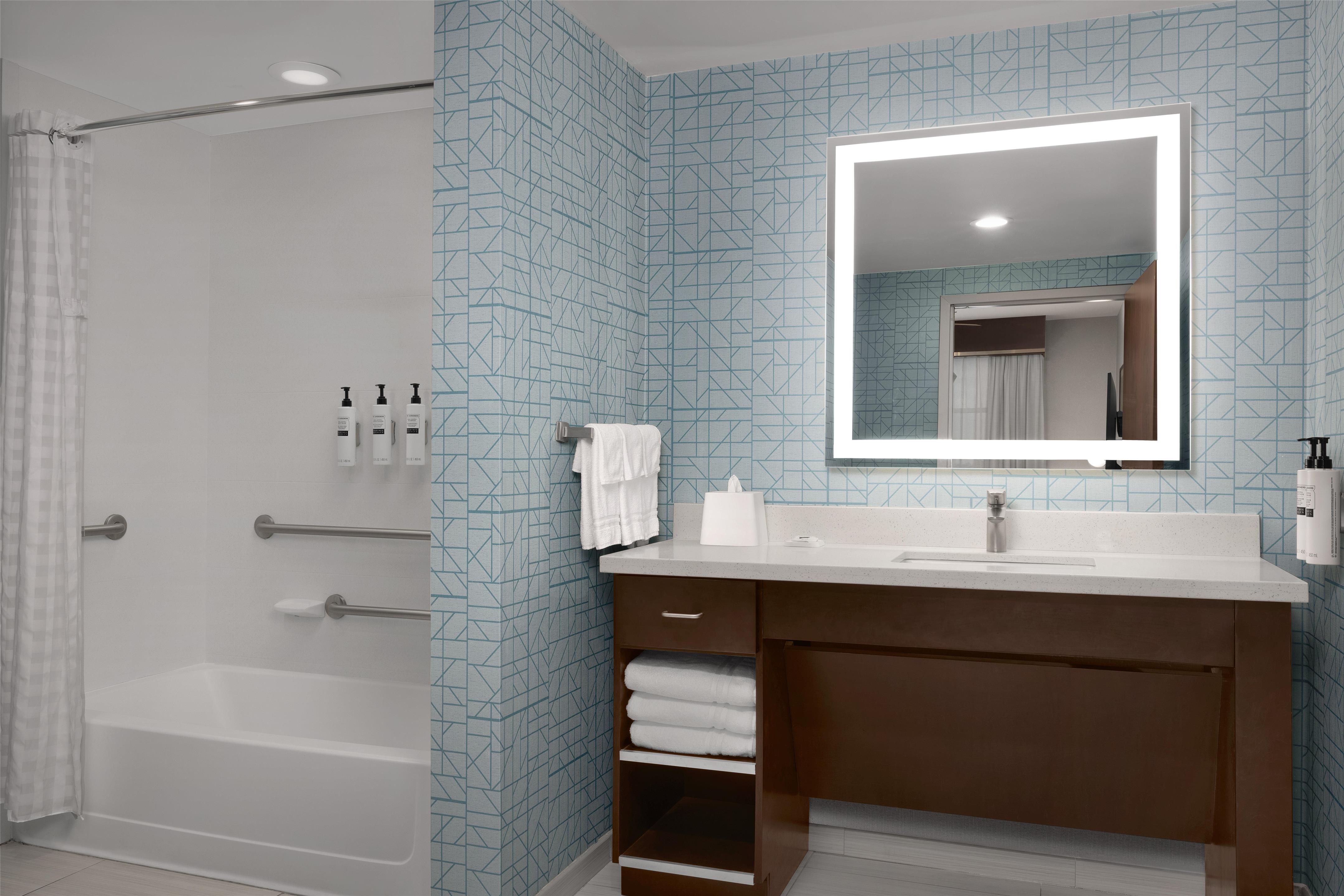 Guest room bath