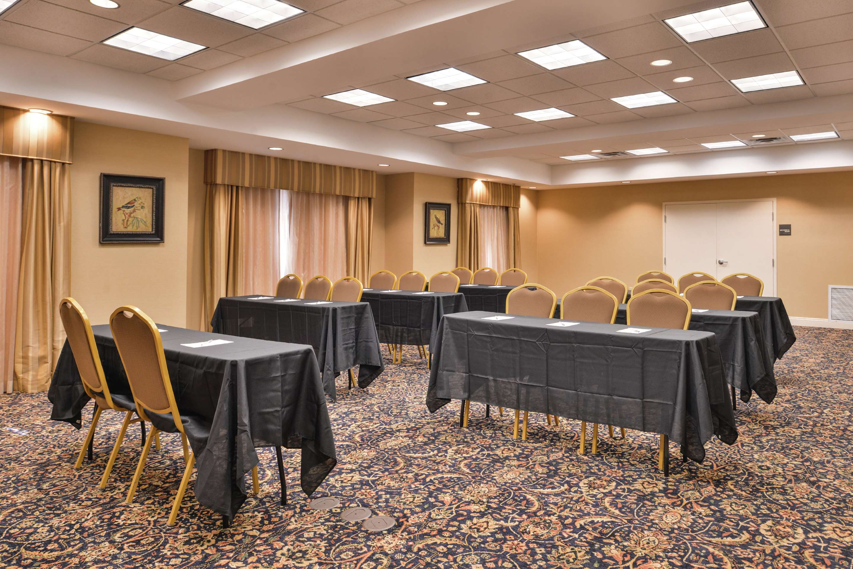 Meeting Room | Hampton Inn Jackson