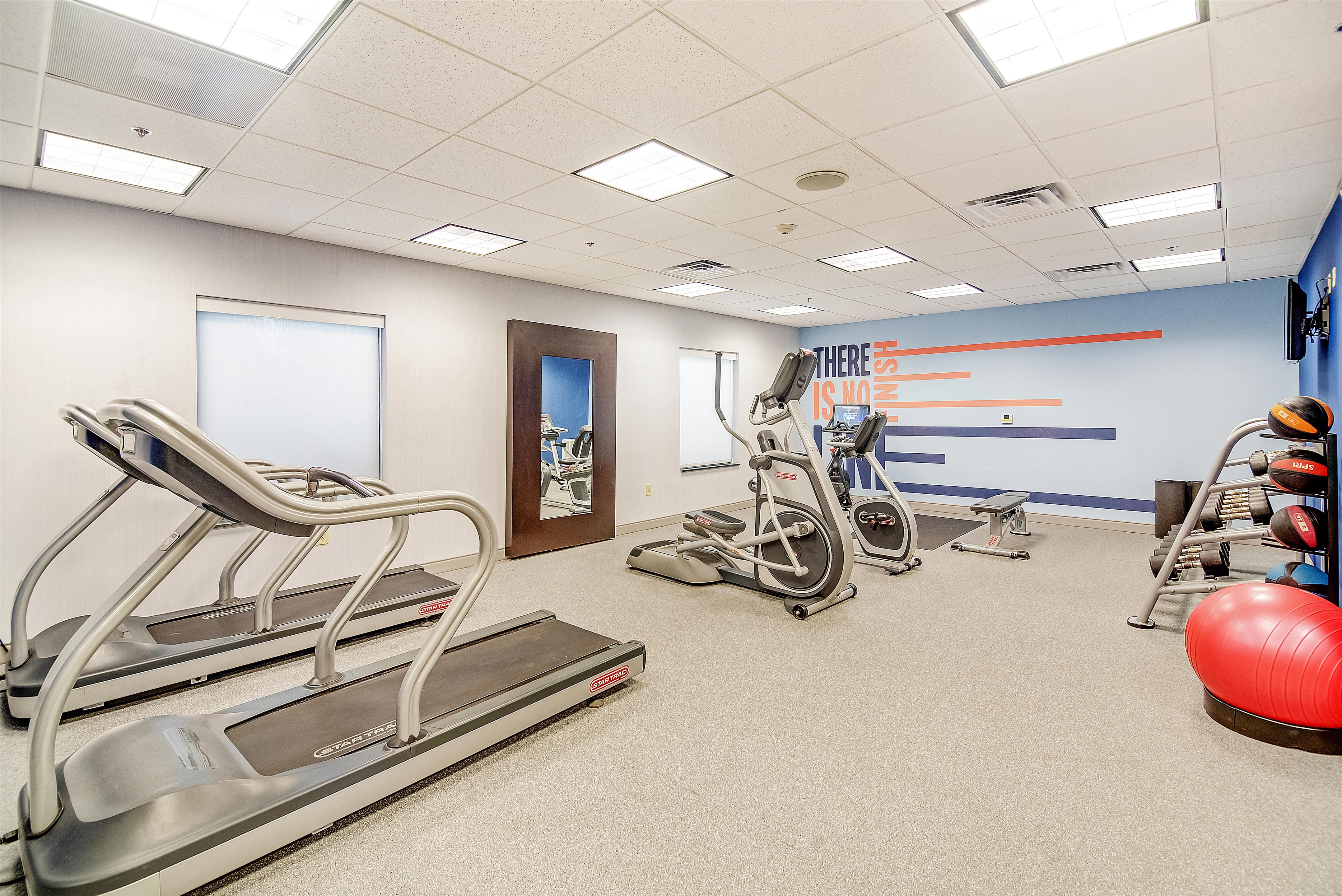 Health club fitness center gym | Hampton Inn Foley