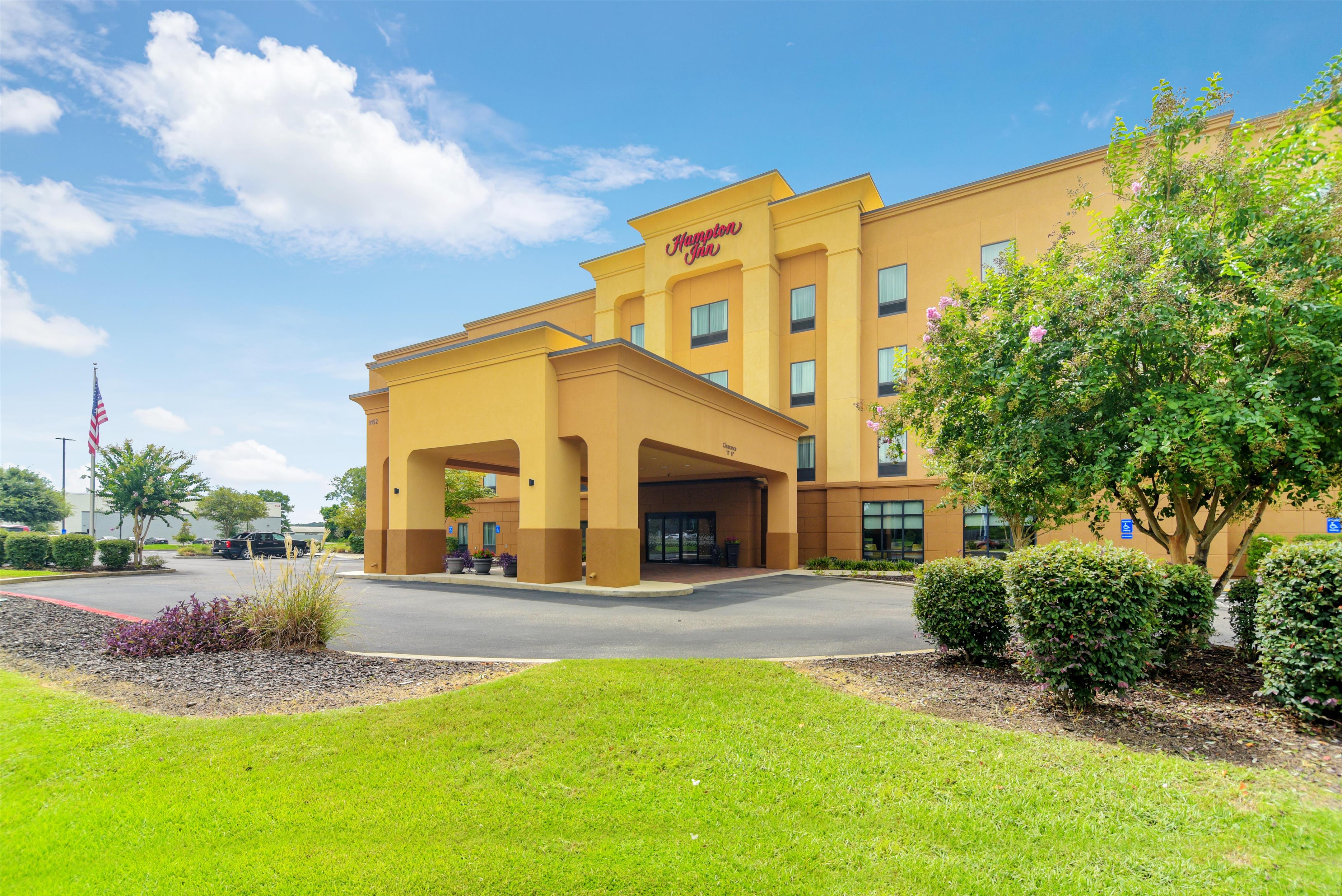 Exterior | Hampton Inn Foley