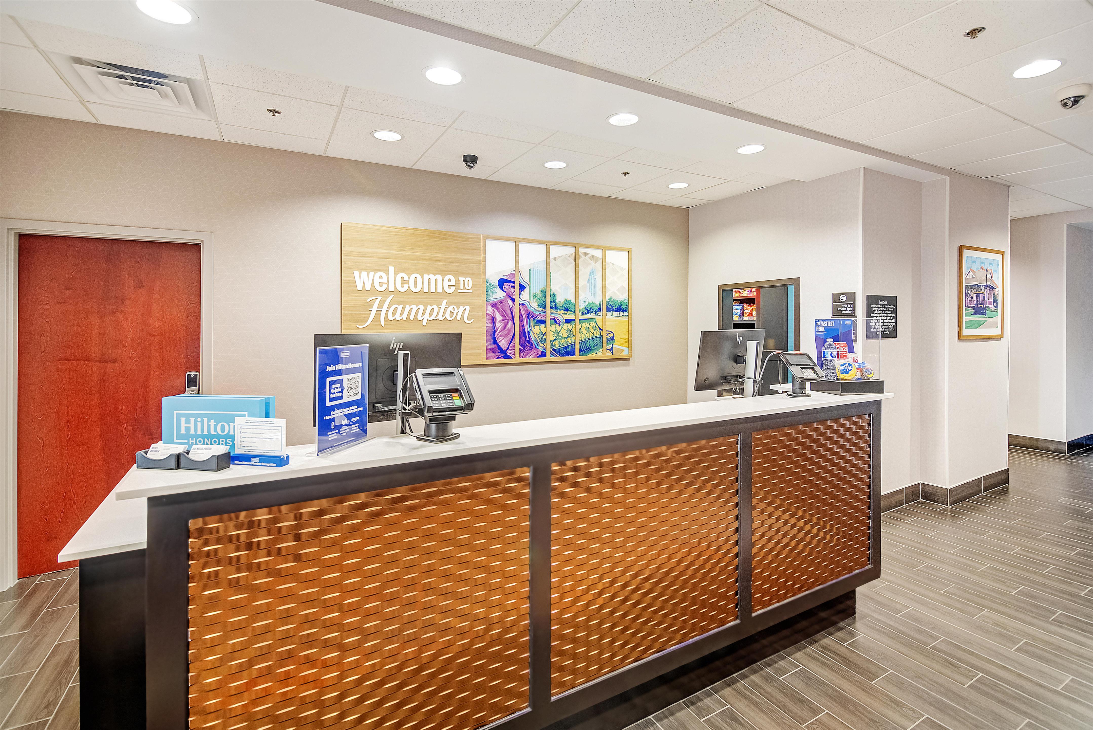 Reception | Hampton Inn Foley