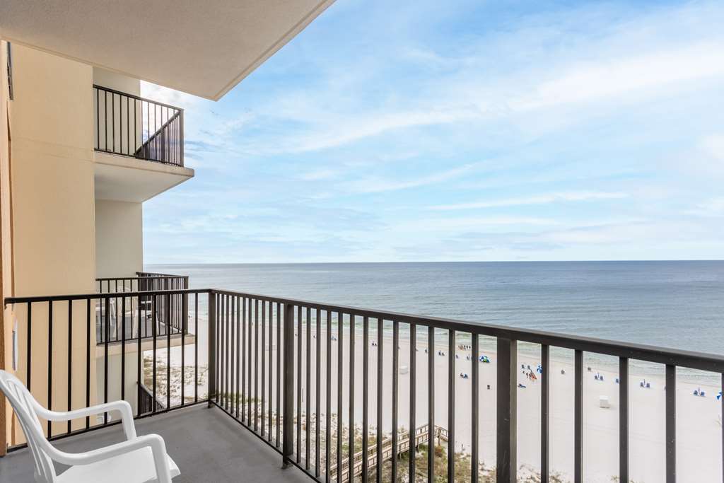 Hampton Inn & Suites by Hilton Orange Beach/Gulf Front - Tap to explore photos