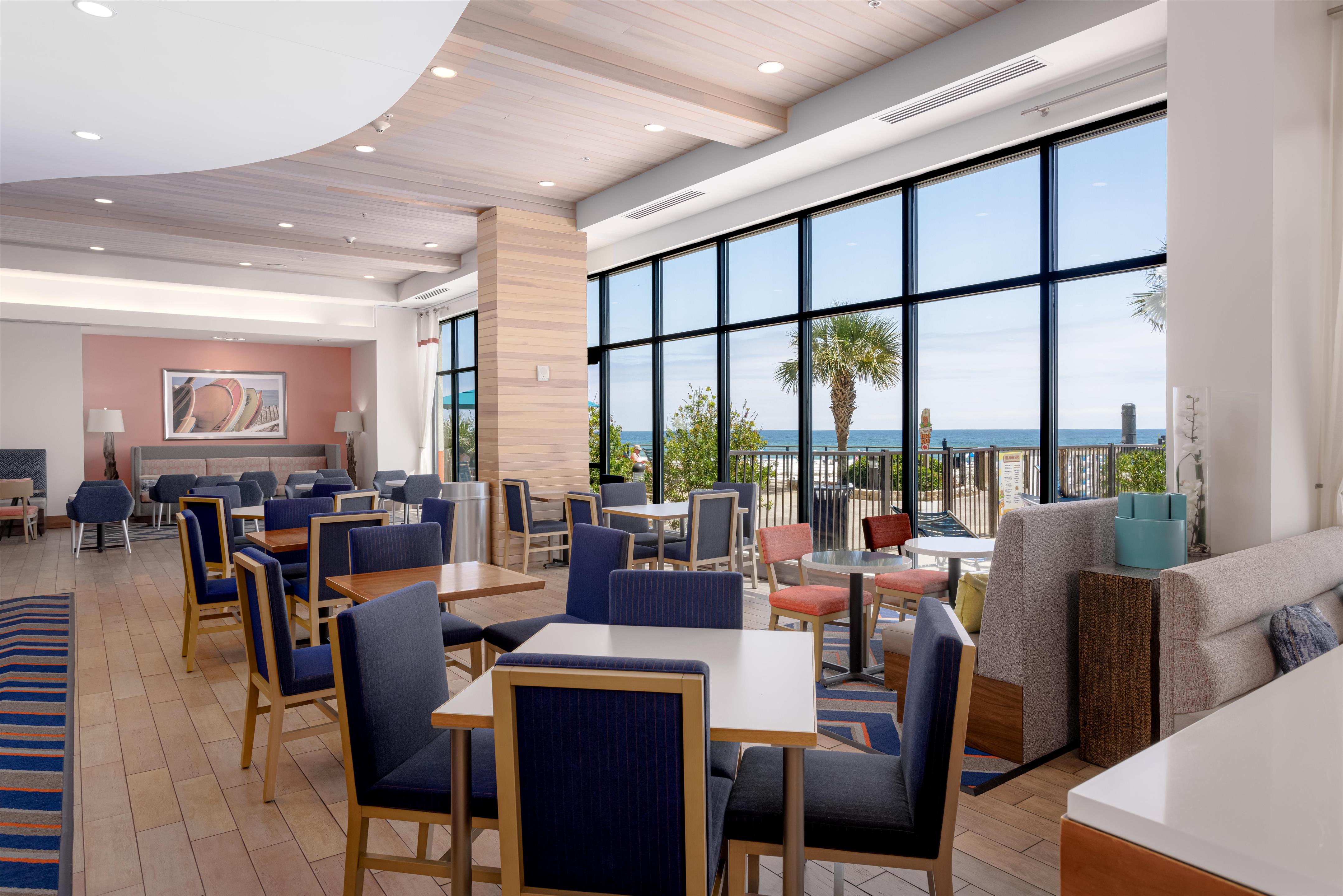 Breakfast Area | Hampton Inn & Suites Orange Beach/Gulf Front