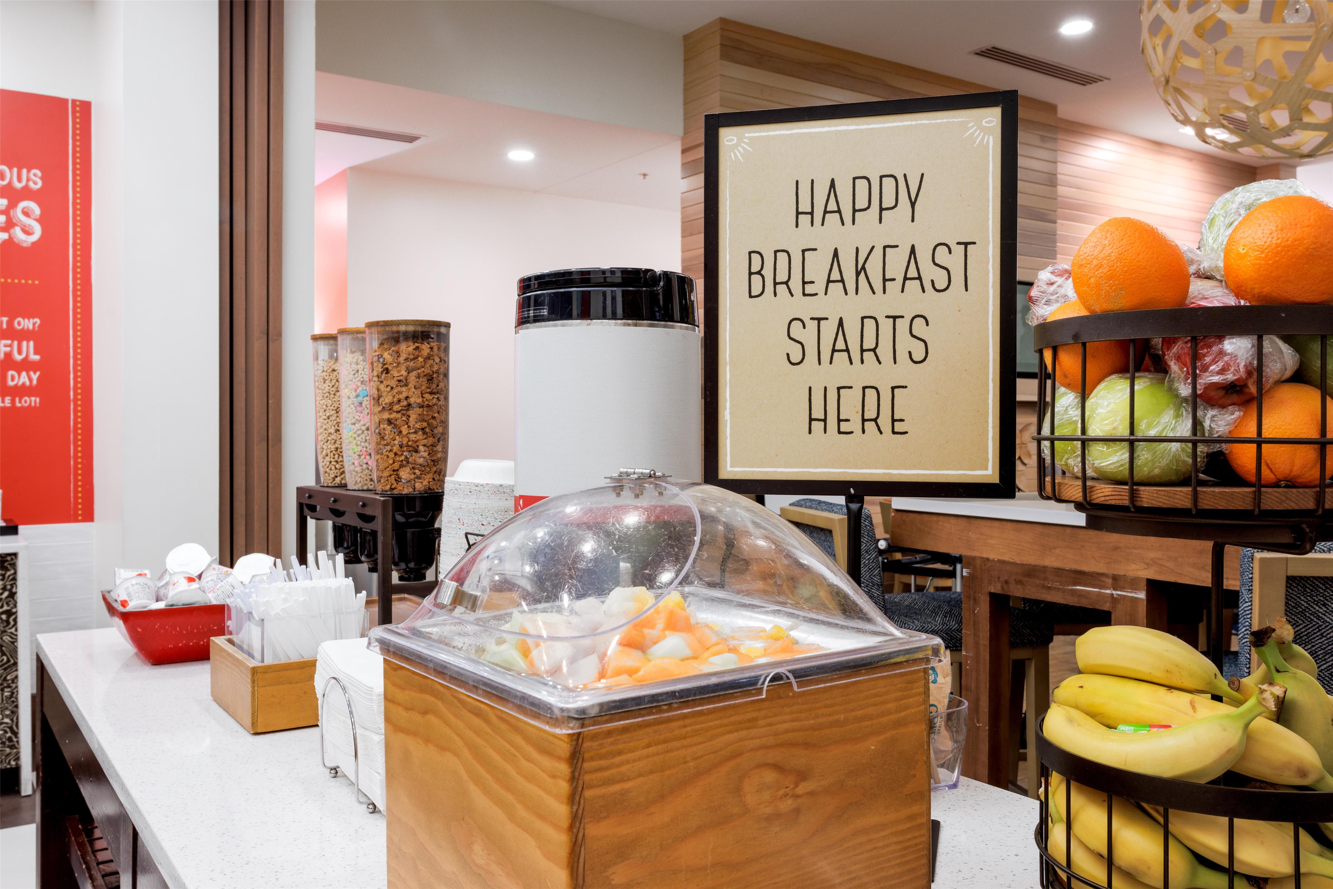 Breakfast Area | Hampton Inn & Suites Orange Beach/Gulf Front