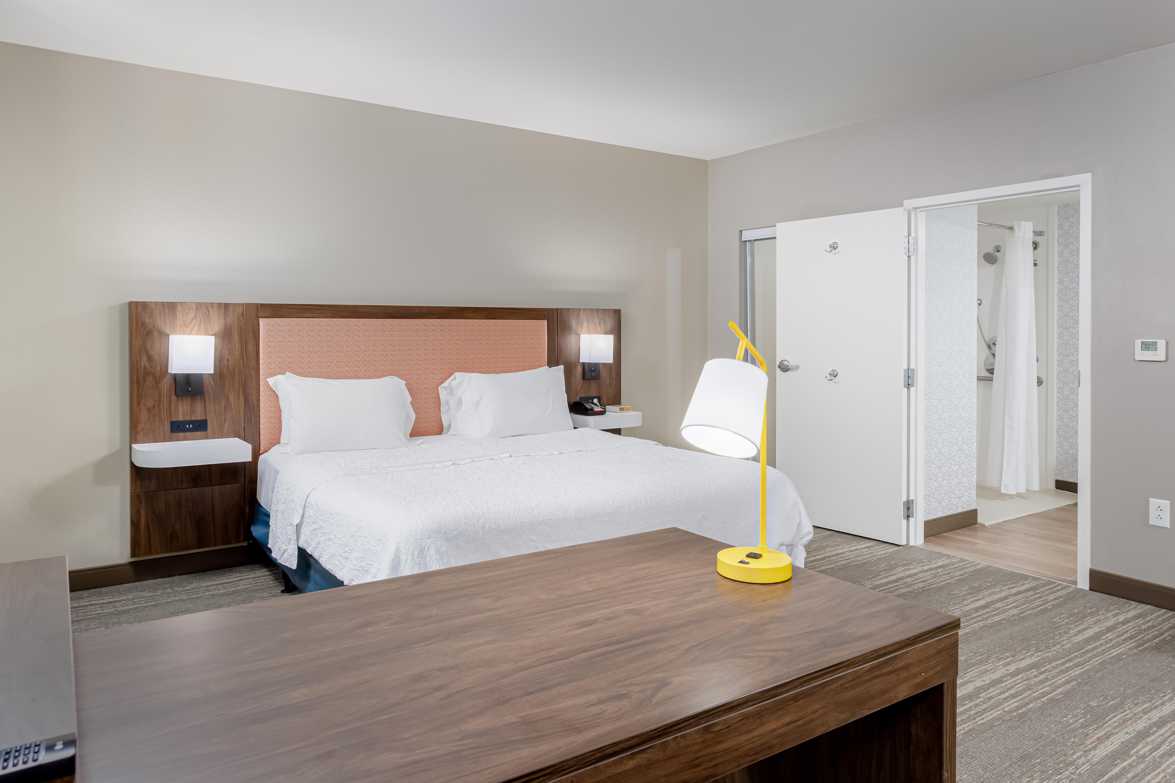 Hampton Inn & Suites by Hilton Orange Beach/Gulf Front Room Type - 1KN MOB HEA ACC RIS STU NS