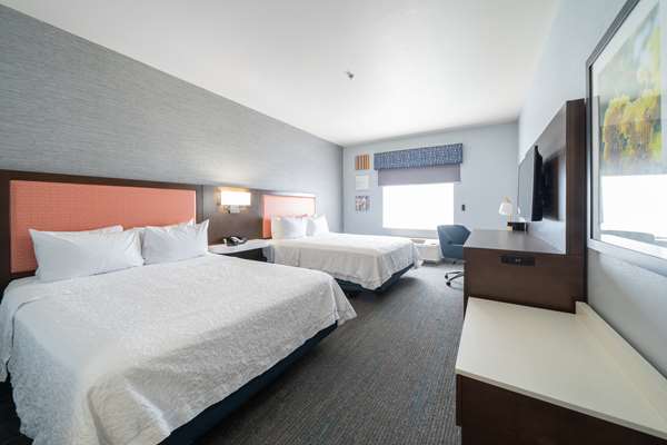  - Hampton Inn & Suites Salida - CA 99, Exit 233