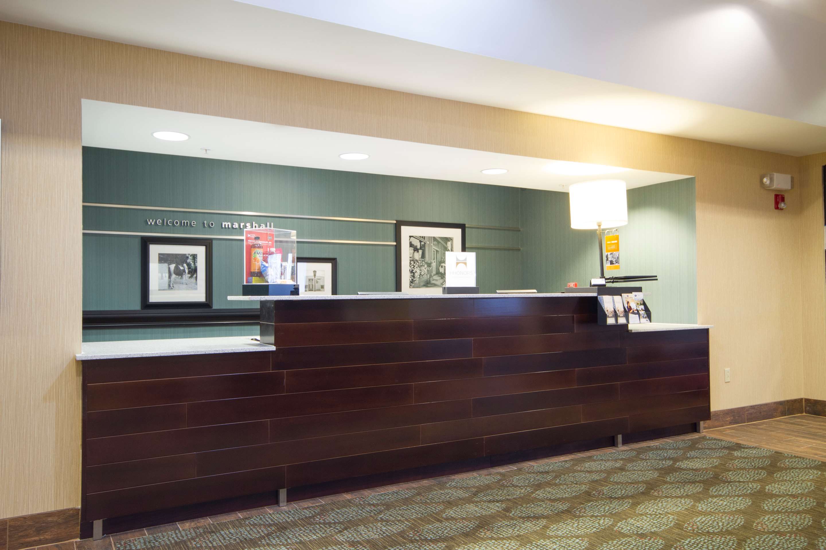 Reception | Hampton Inn Marshall