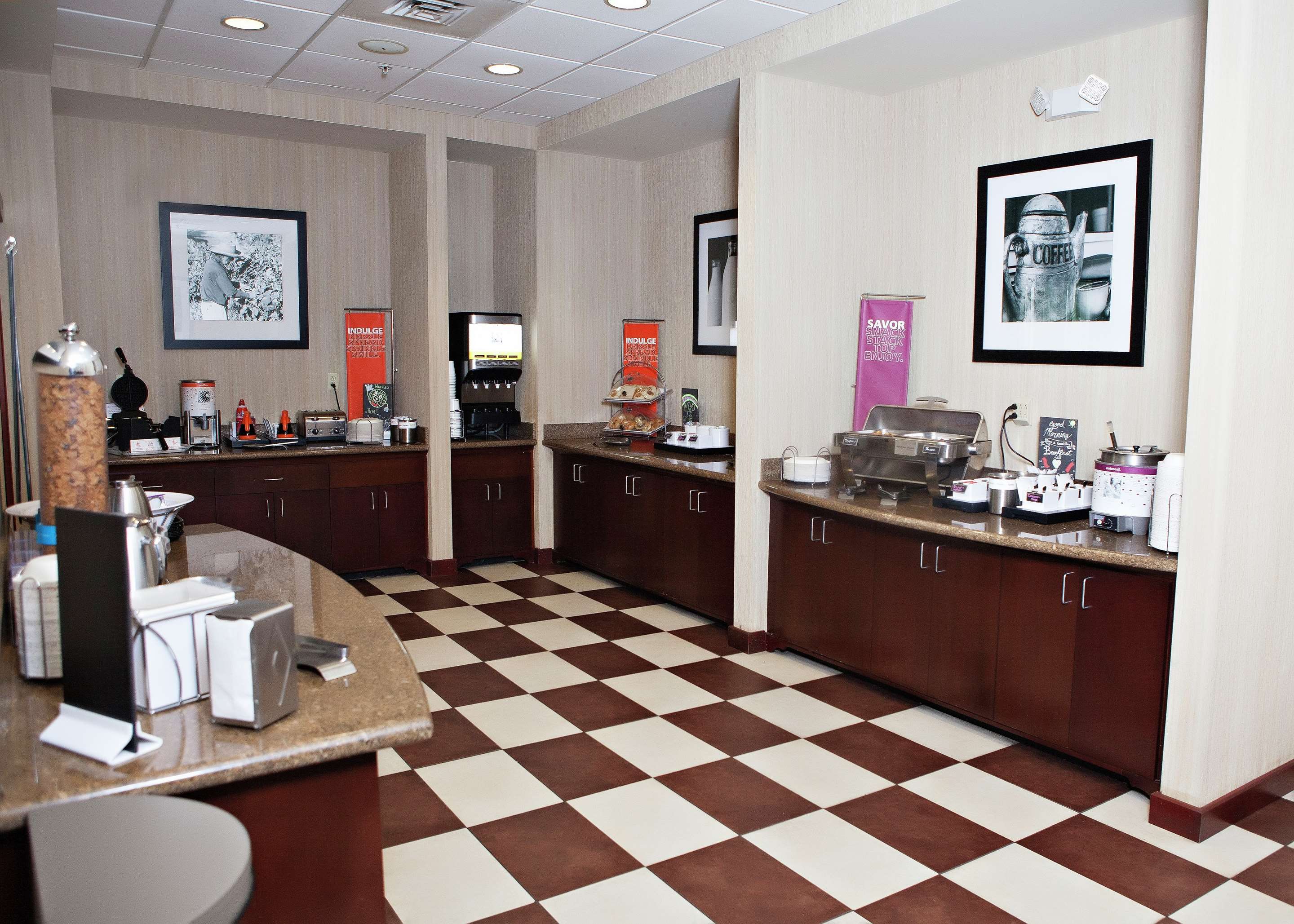 Restaurant | Hampton Inn Martin