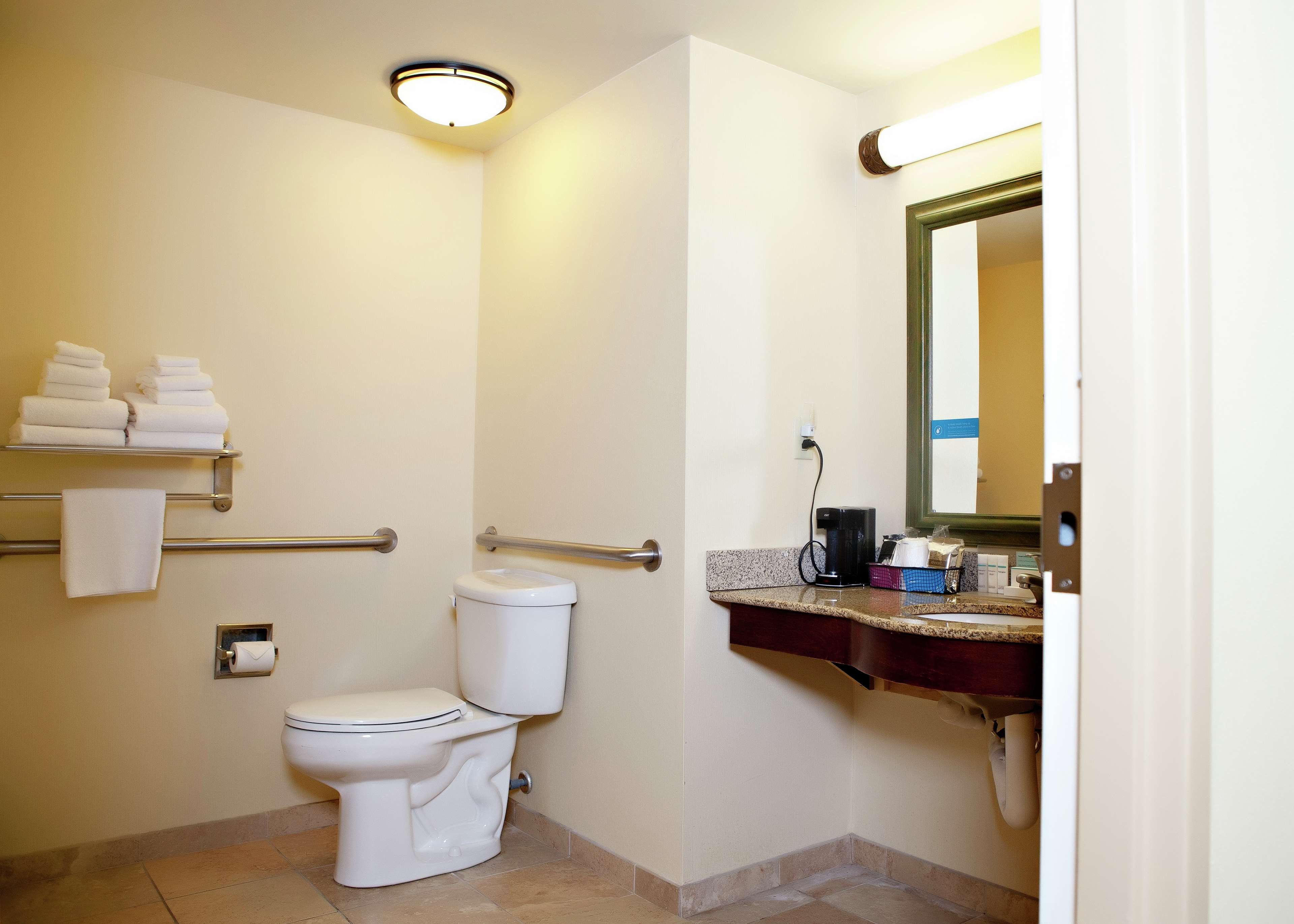 Hampton Inn by Hilton Martin Room Type - 2QN MOB HEARING ACC TUB NS