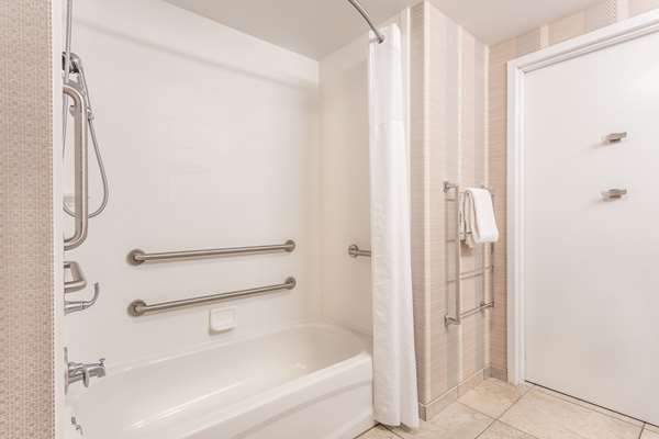  - Hampton Inn & Suites Downtown Madison