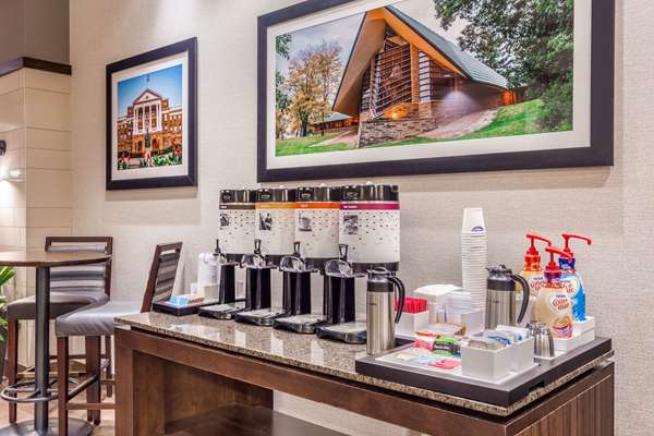 Restaurant - Hampton Inn & Suites Downtown Madison