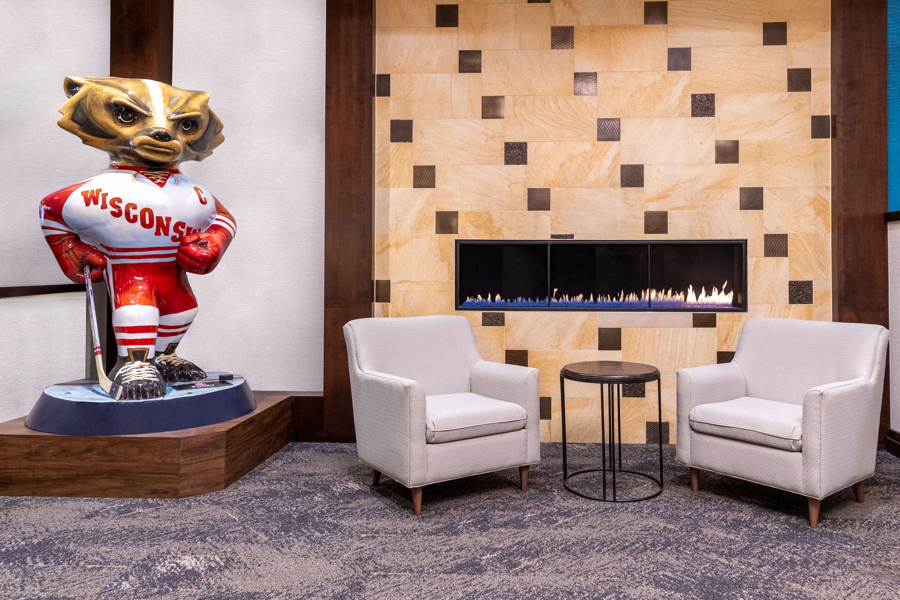 Lobby | Hampton Inn & Suites Madison / Downtown