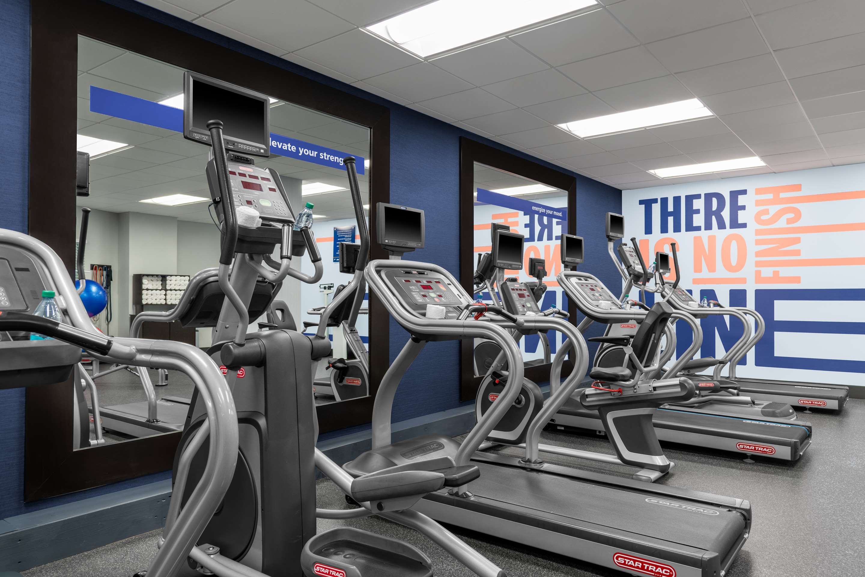 Health club fitness center gym | Hampton Inn & Suites Madison / Downtown