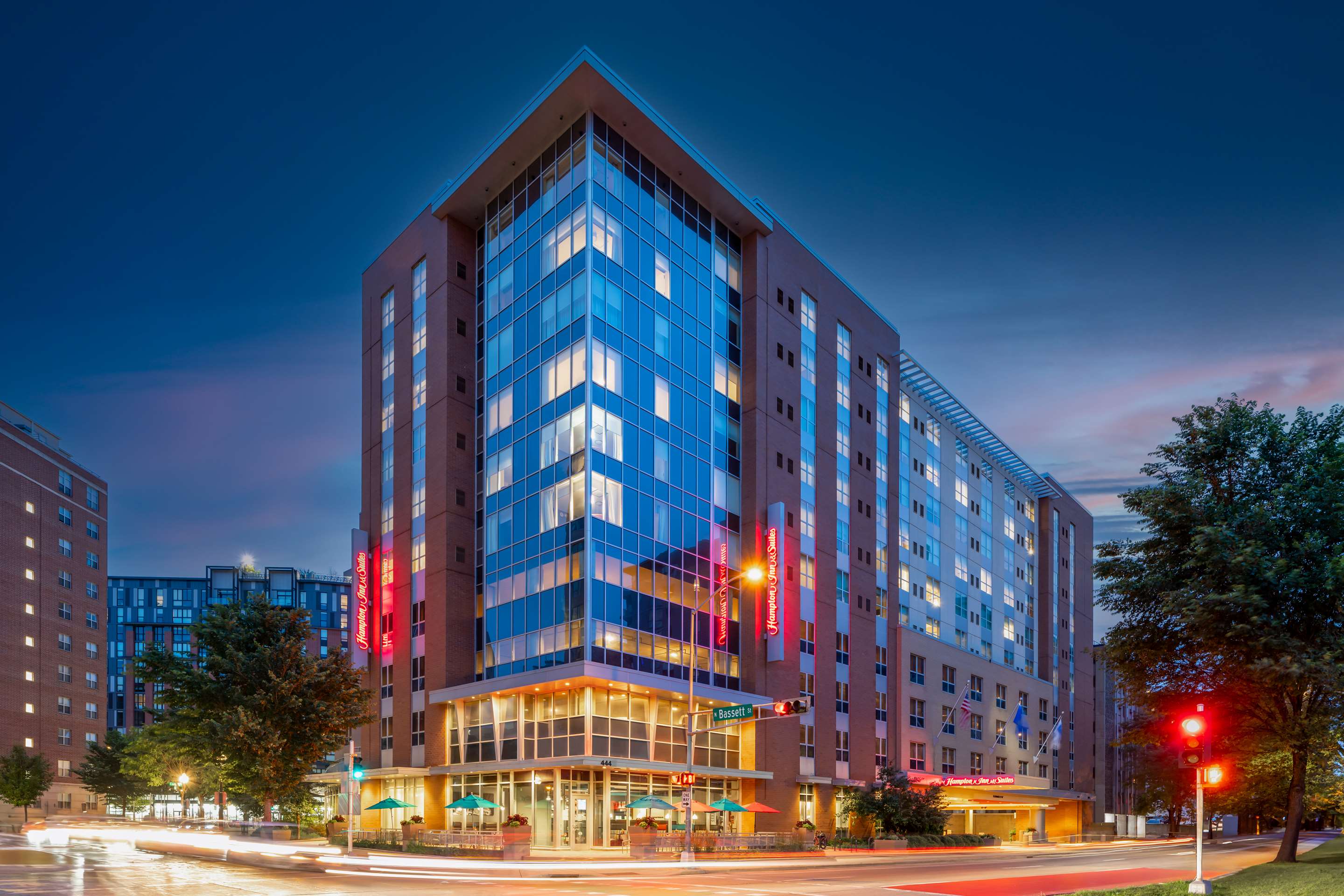 Exterior | Hampton Inn & Suites Madison / Downtown