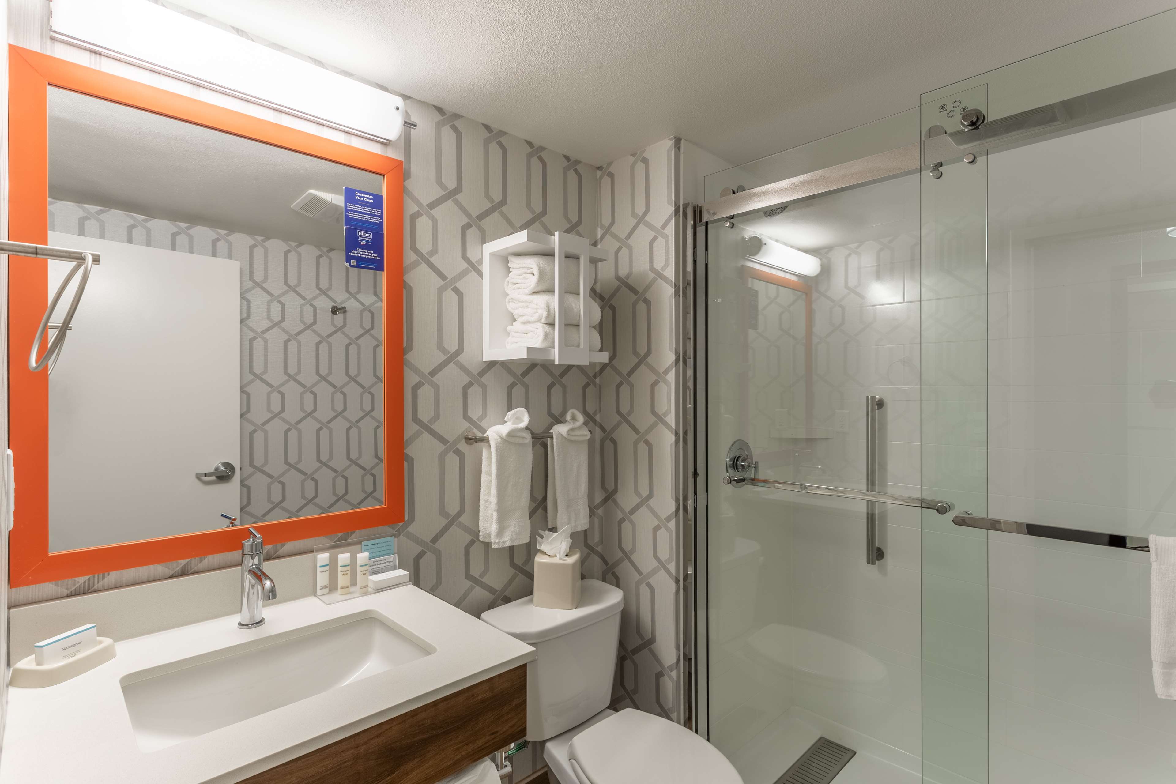 Hampton Inn by Hilton Madison East Towne Mall Area Room Type - 1 KING BED NONSMOKING