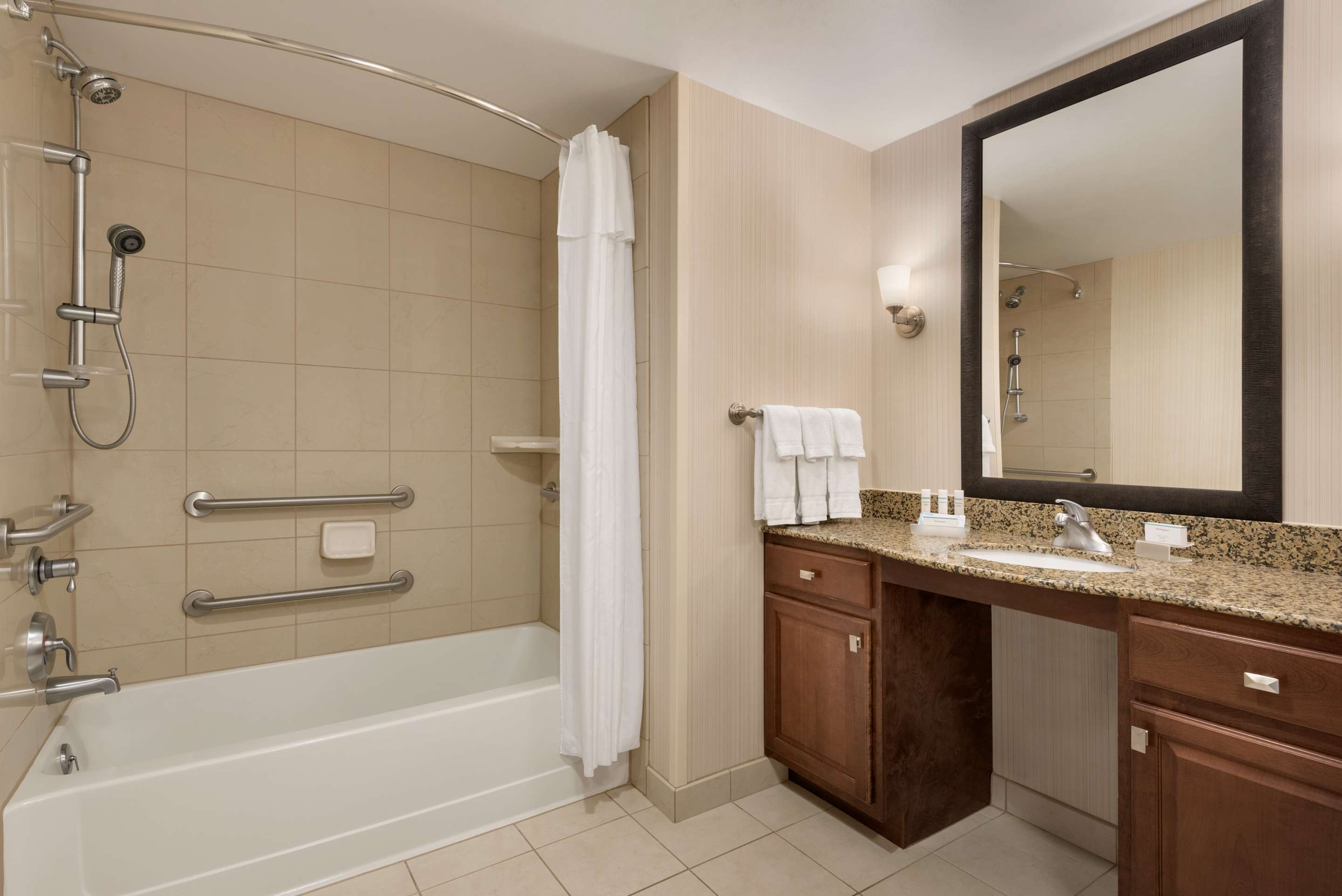 Guest room bath