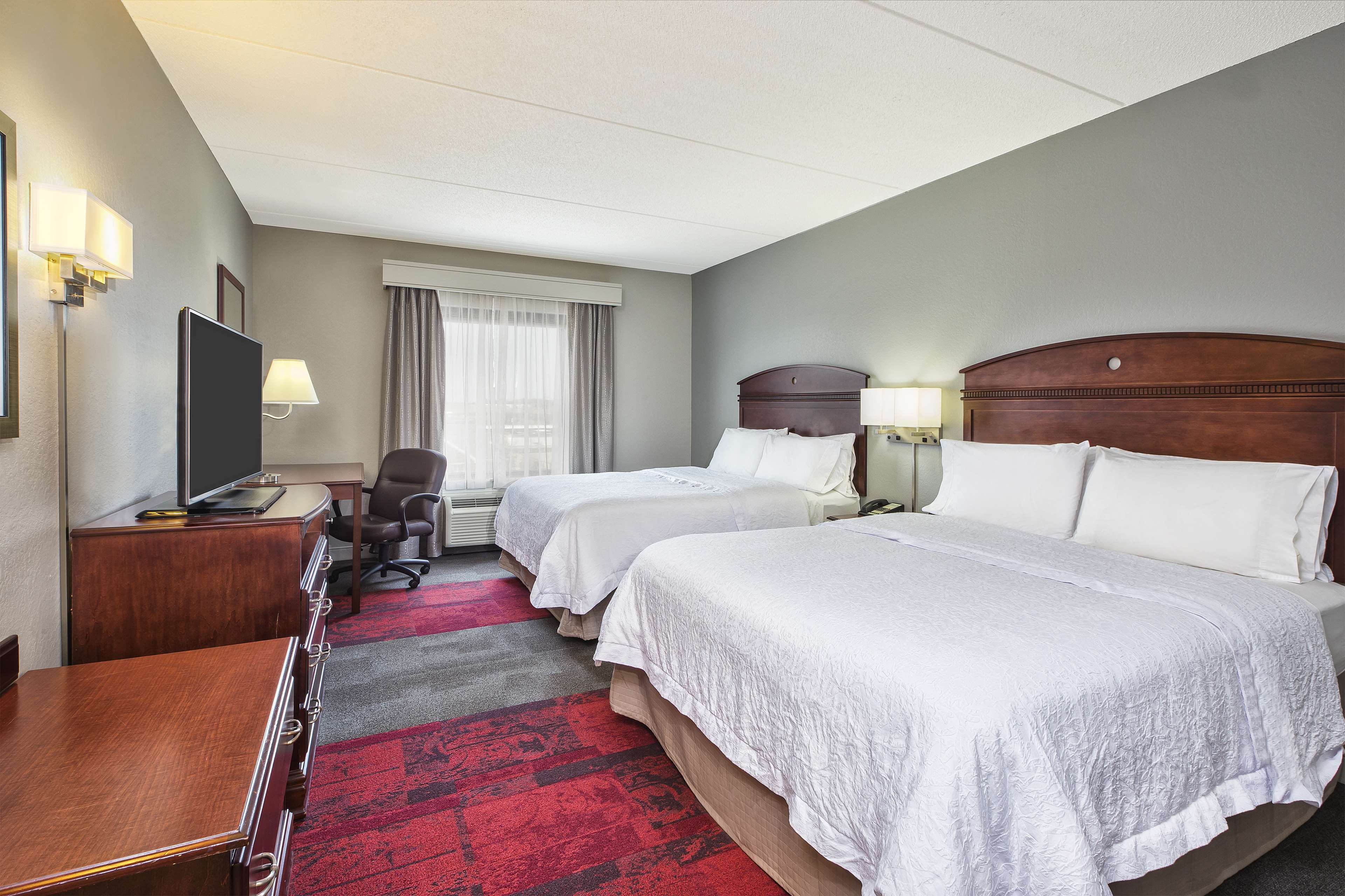 Hampton Inn & Suites Madison - West Room Type - 2 QUEEN BEDS NONSMOKING
