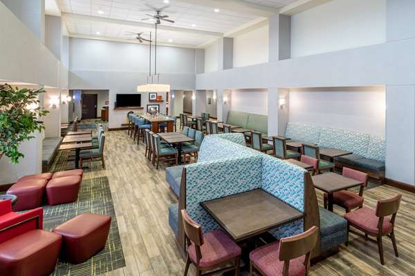 Restaurant - Hampton Inn Bloomington