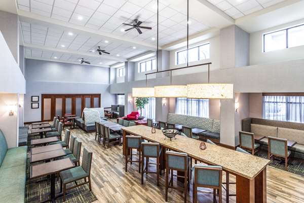 Restaurant - Hampton Inn Bloomington