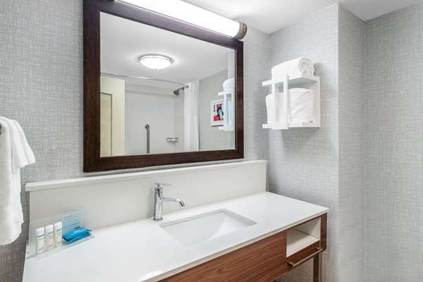  - Hampton Inn Bloomington