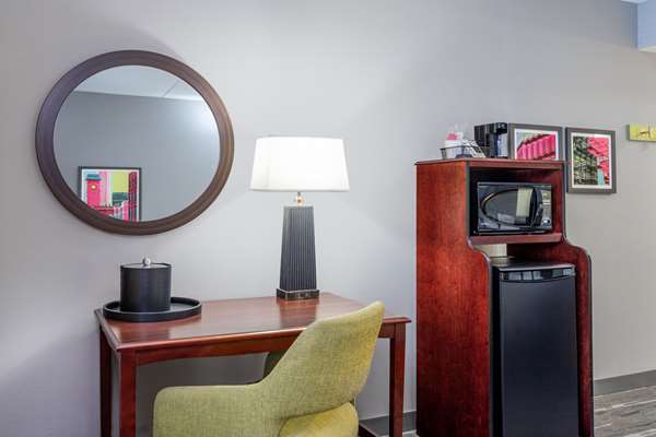  - Hampton Inn Bloomington