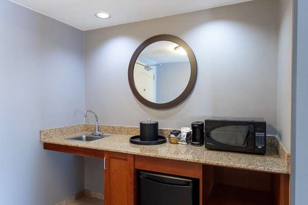  - Hampton Inn Bloomington