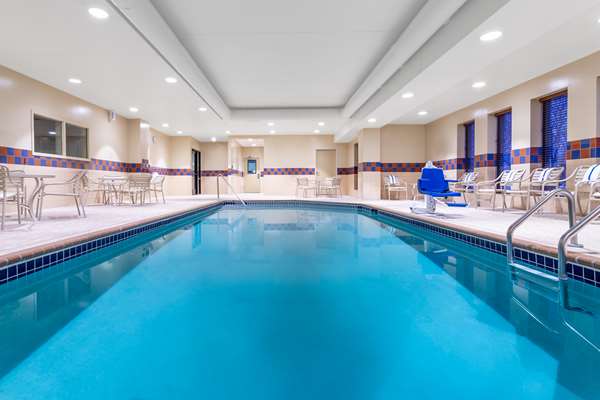 Pool - Hampton Inn Bloomington