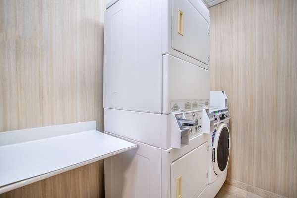  - Hampton Inn Bloomington