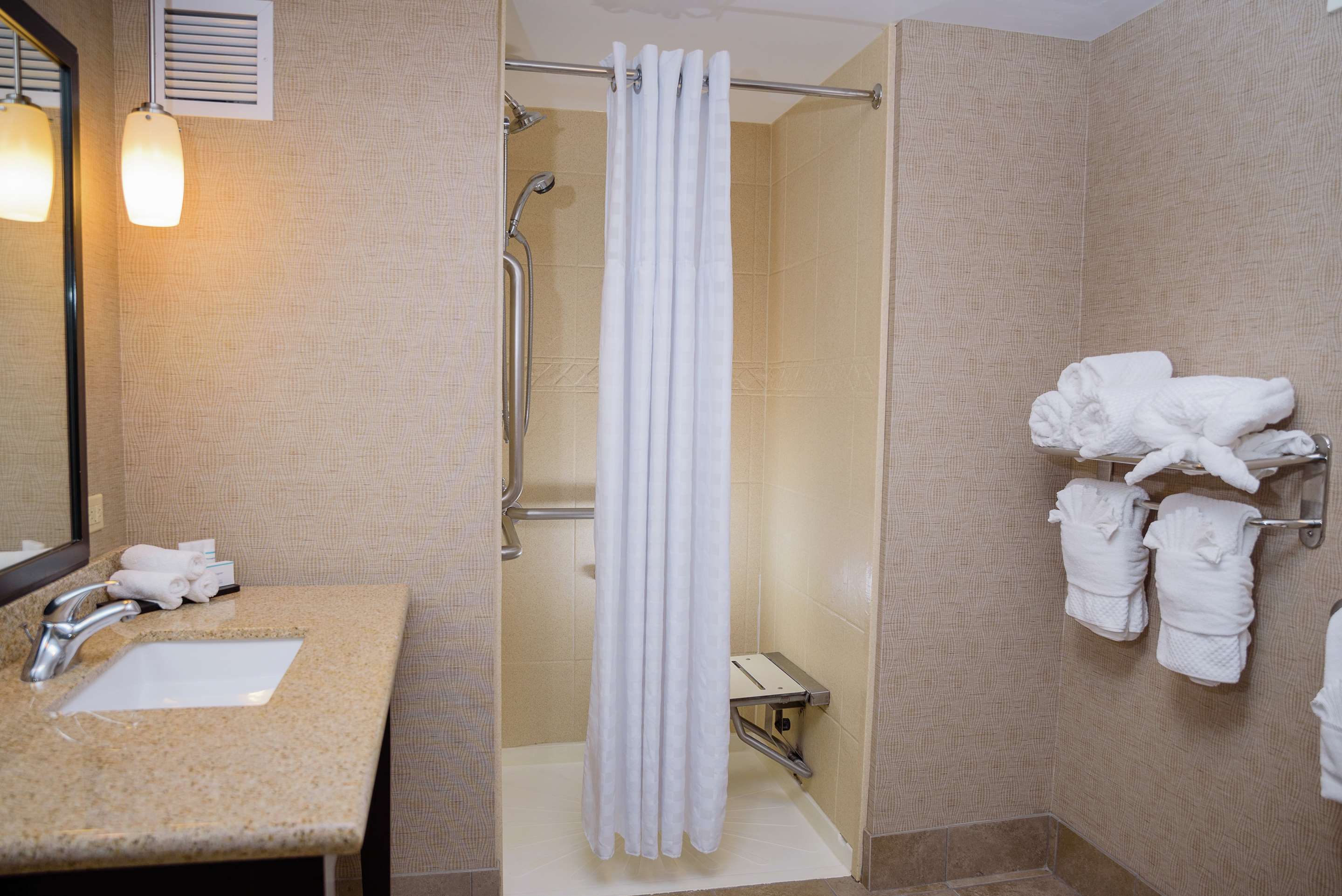 Guest room bath