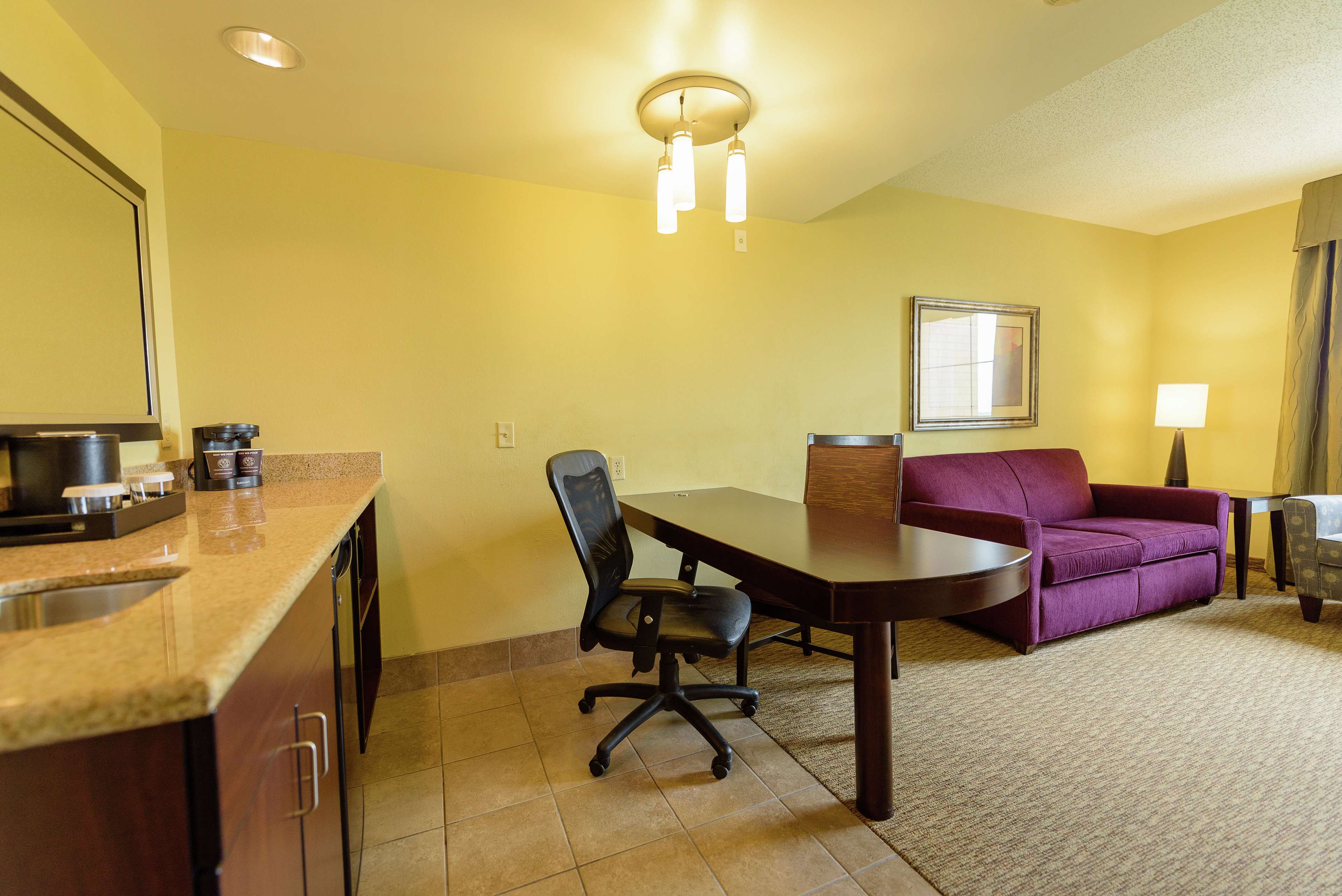 Embassy Suites Minneapolis - North Room Type - 1 KING 1 BDRM STE NONSMOK
