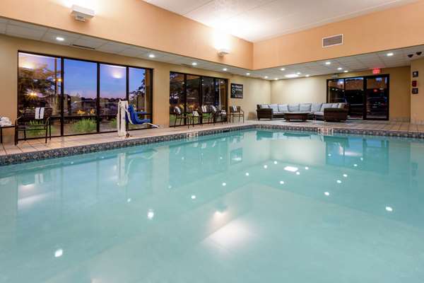 Pool - Hampton Inn Eagan