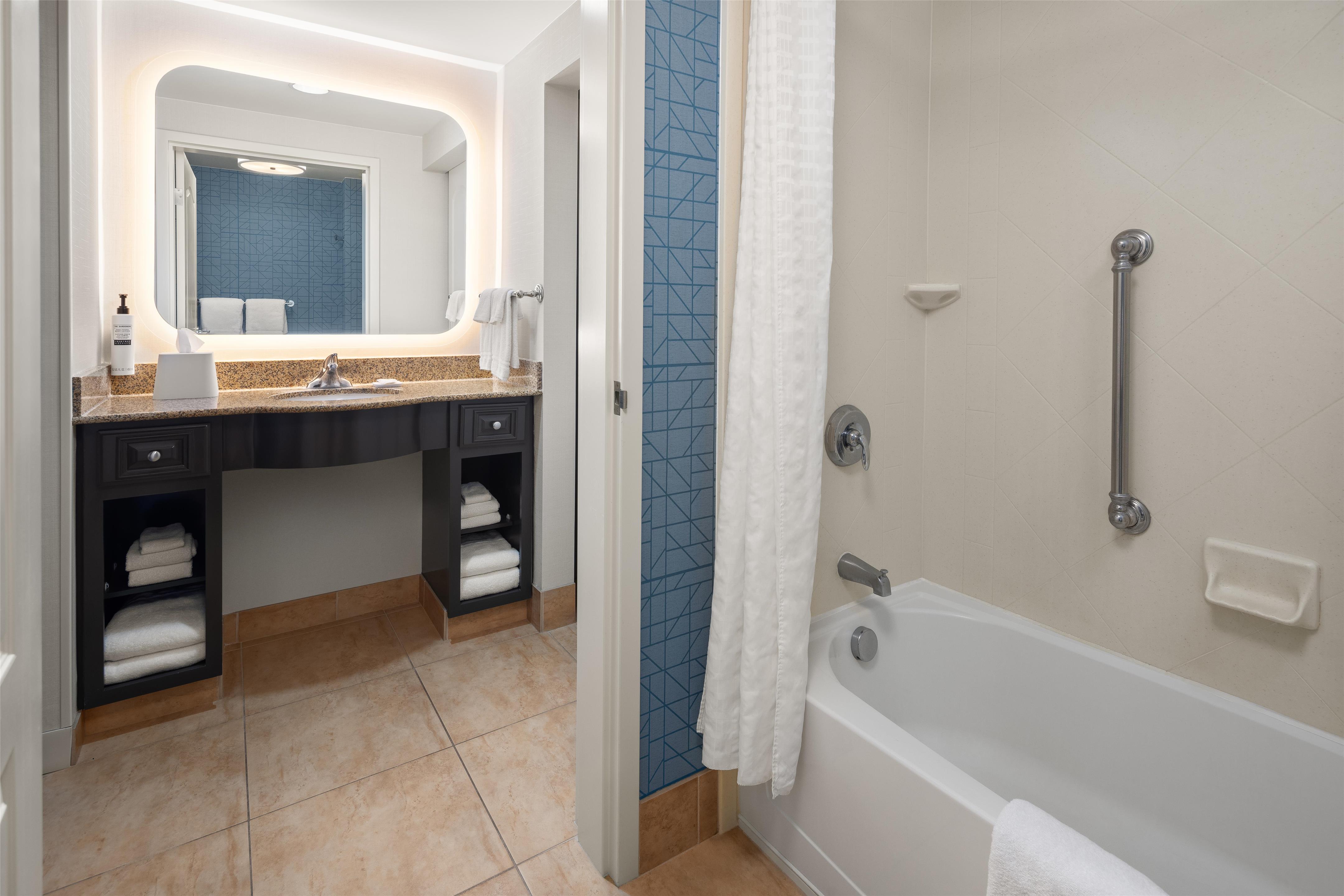 Guest room bath