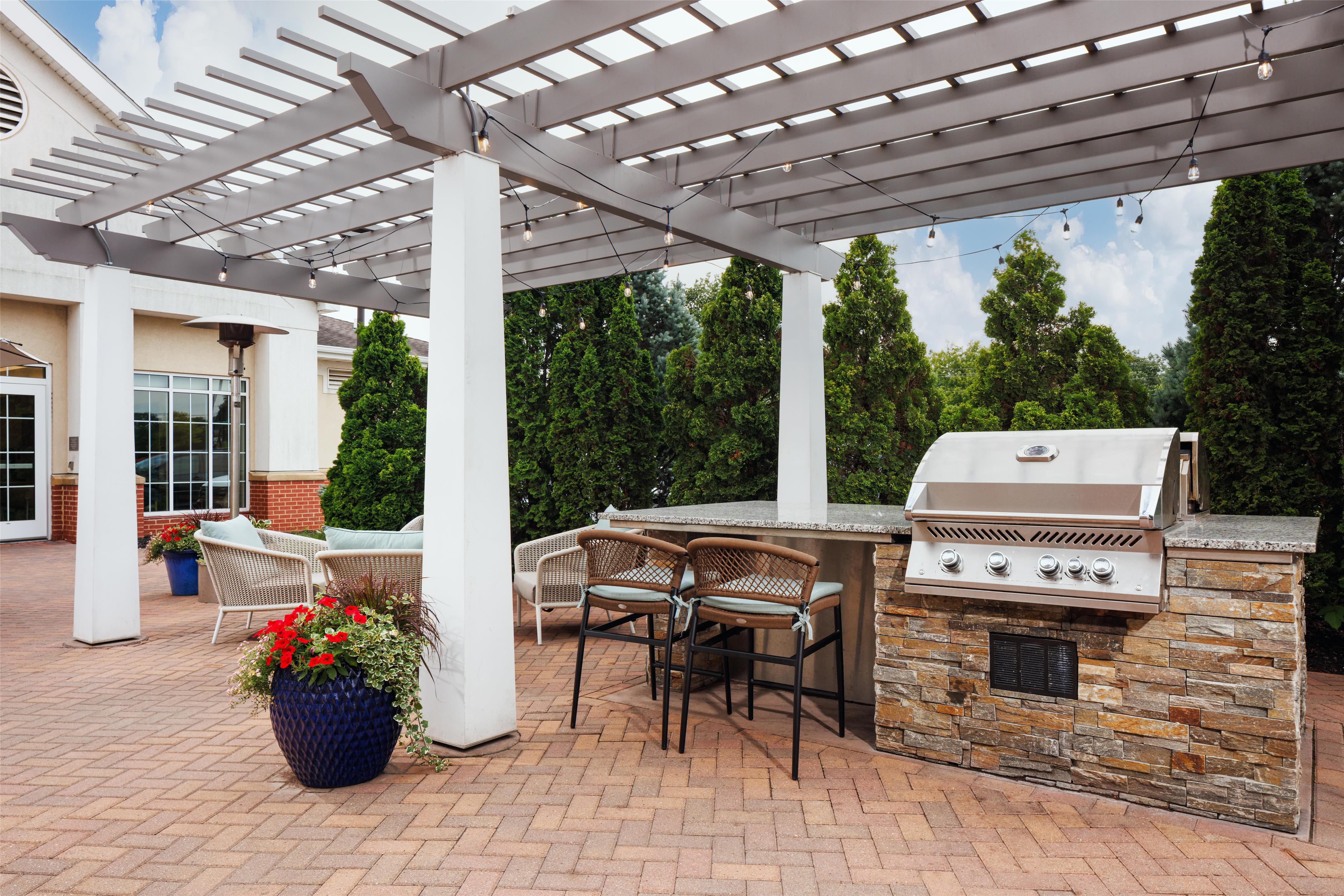 Exterior | Homewood Suites New Brighton