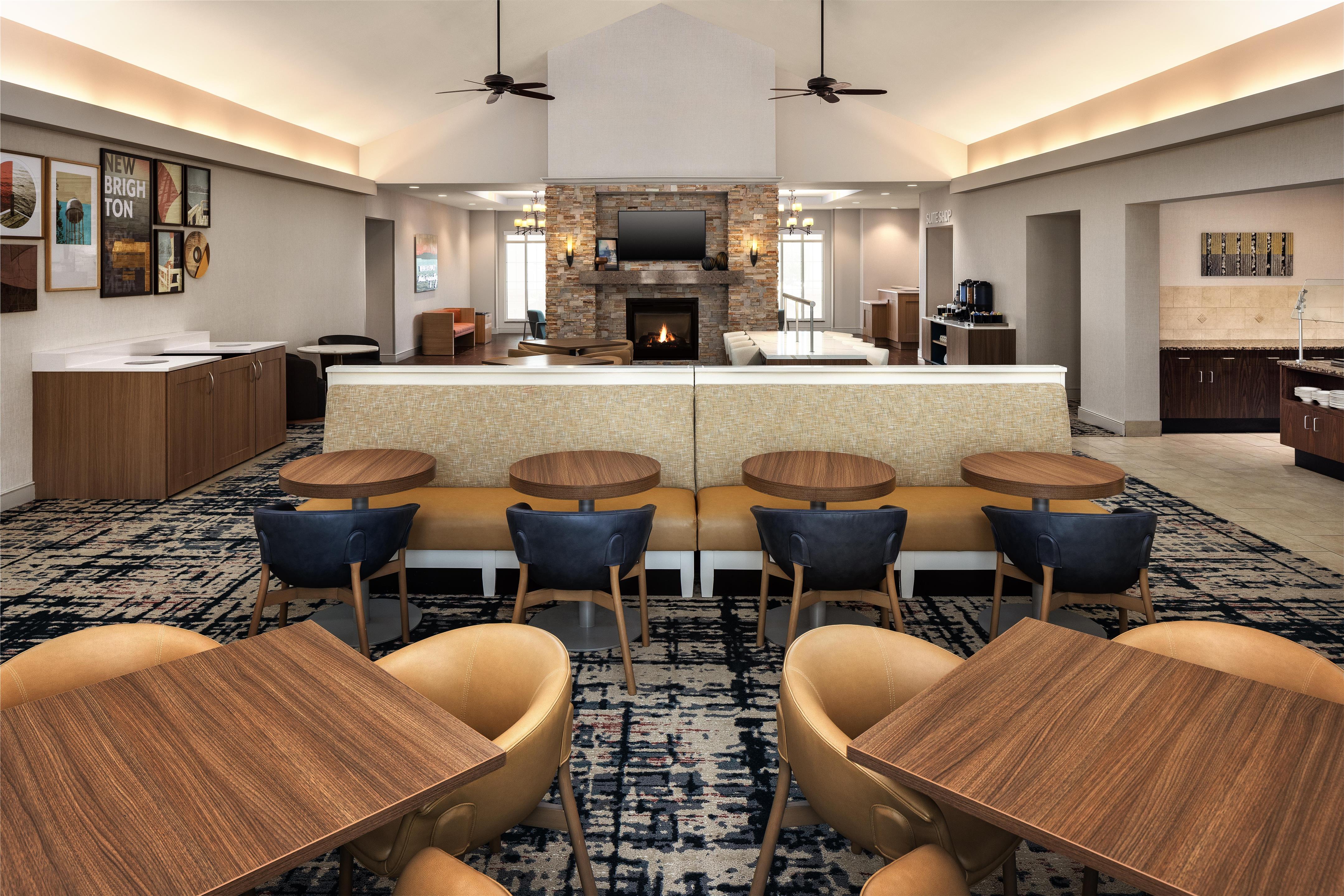 Lobby | Homewood Suites New Brighton