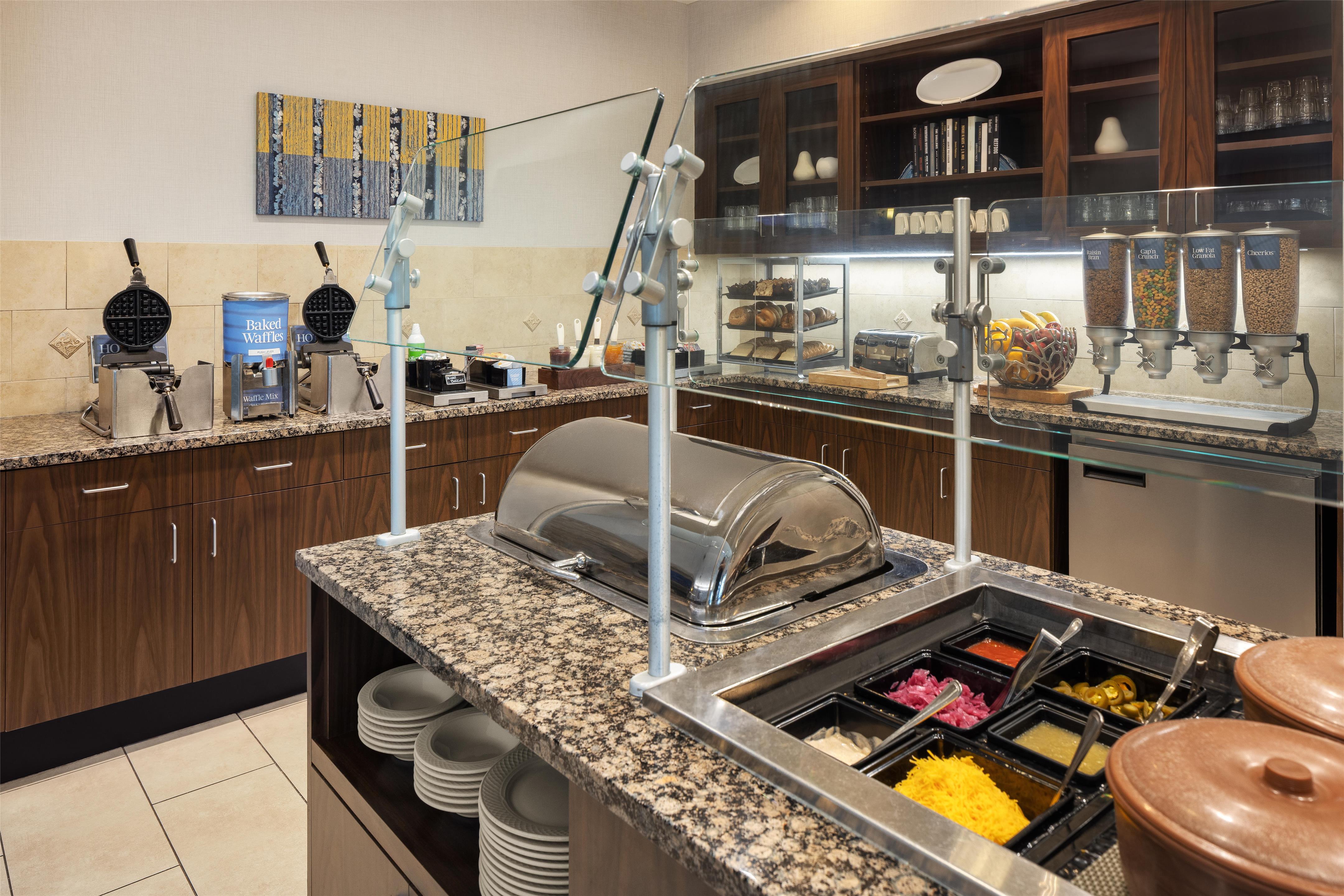 Breakfast Area | Homewood Suites New Brighton