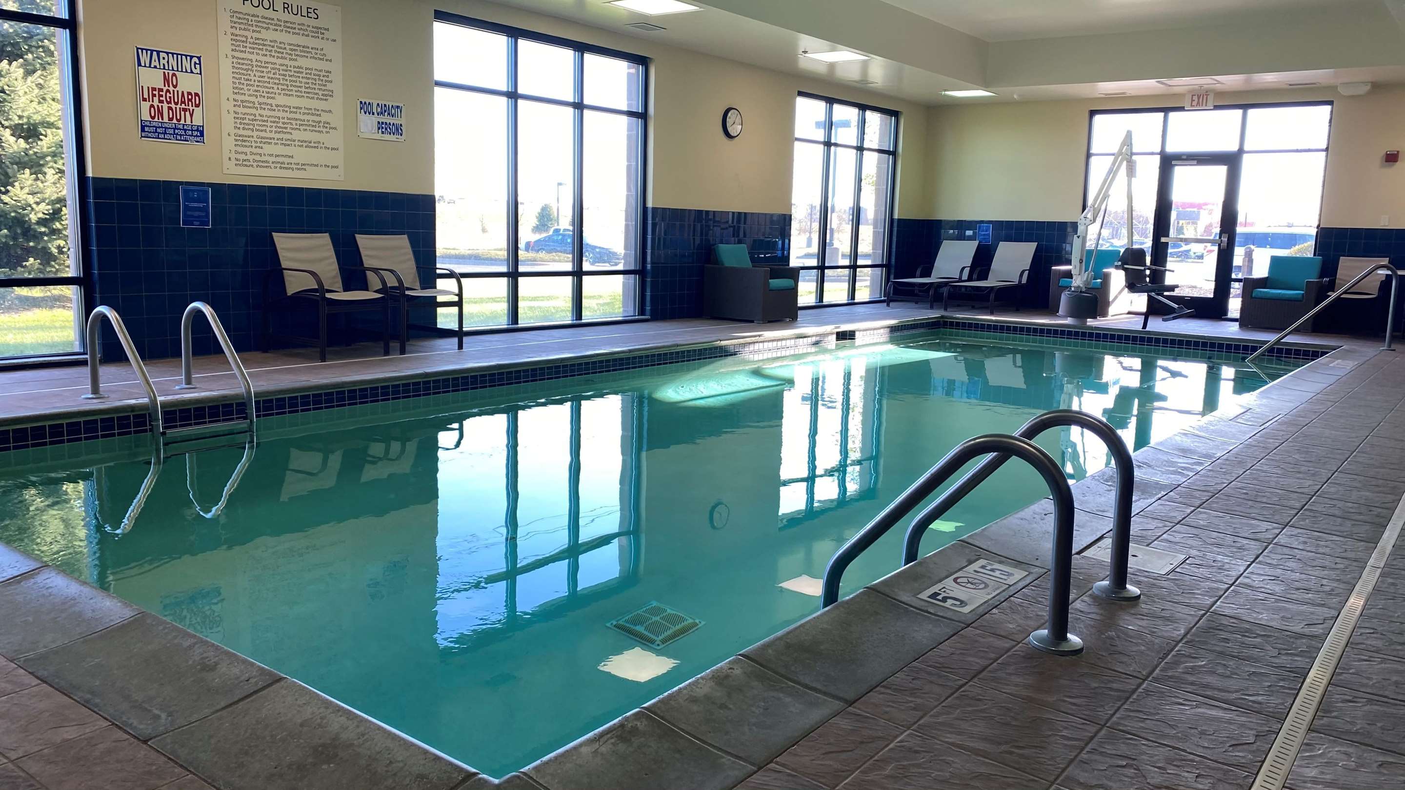 Pool | Hampton Inn Minneapolis/Shakopee
