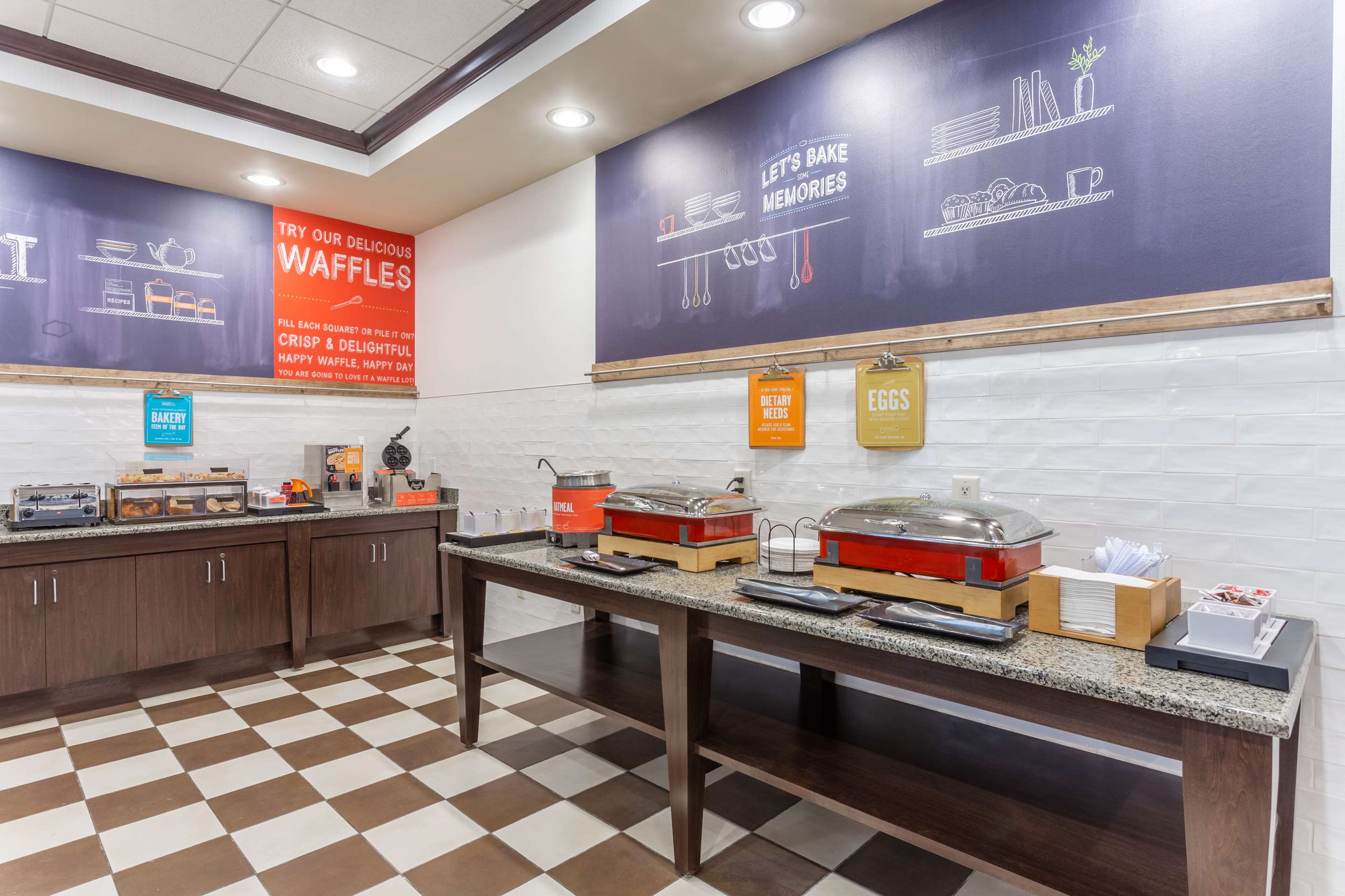 Breakfast Area | Hampton Inn Minneapolis/Shakopee