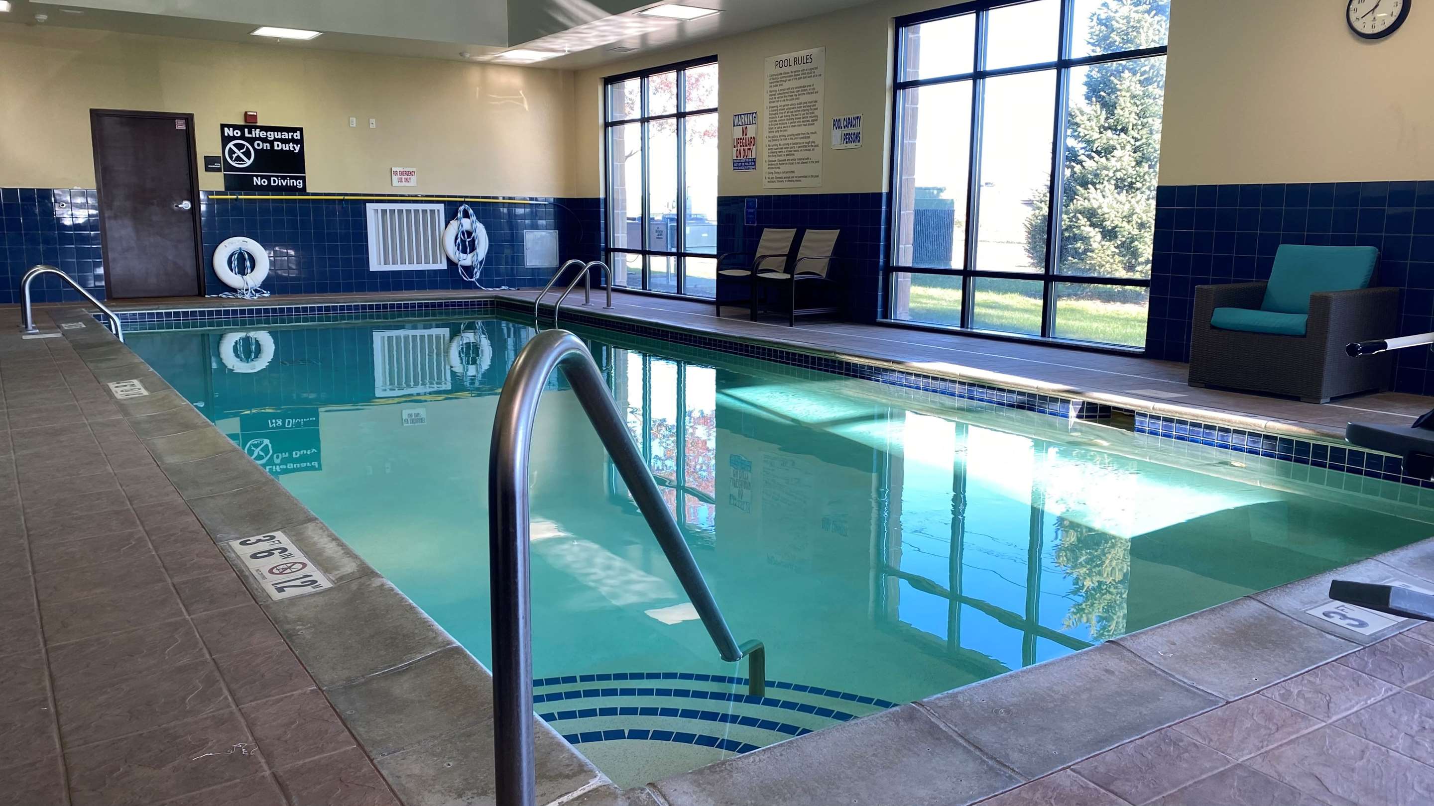 Pool | Hampton Inn Minneapolis/Shakopee