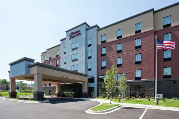 Exterior view - Hampton Inn & Suites West Minnetonka