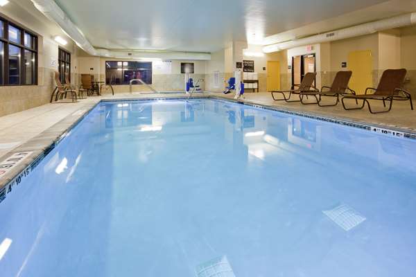 Pool - Hampton Inn & Suites West Minnetonka