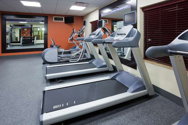 Fitness/ Exercise Room - Hampton Inn & Suites West Minnetonka