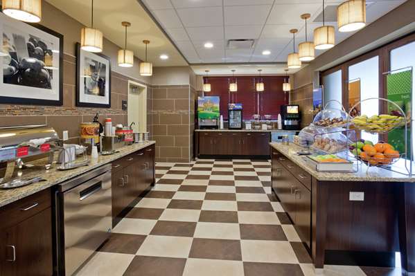 Restaurant - Hampton Inn & Suites West Minnetonka