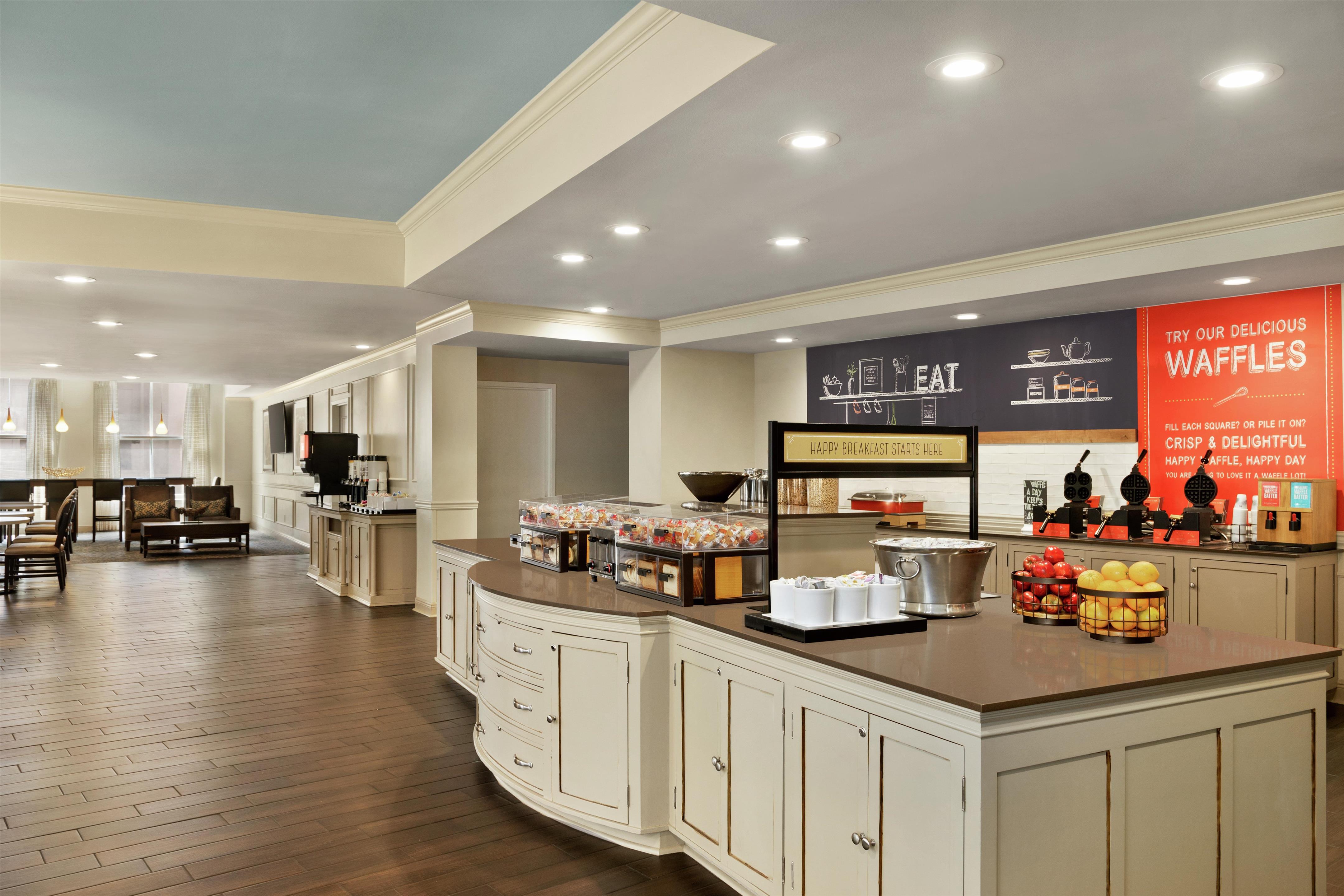 Breakfast Area | Hampton Inn Downtown / French Quarter Area