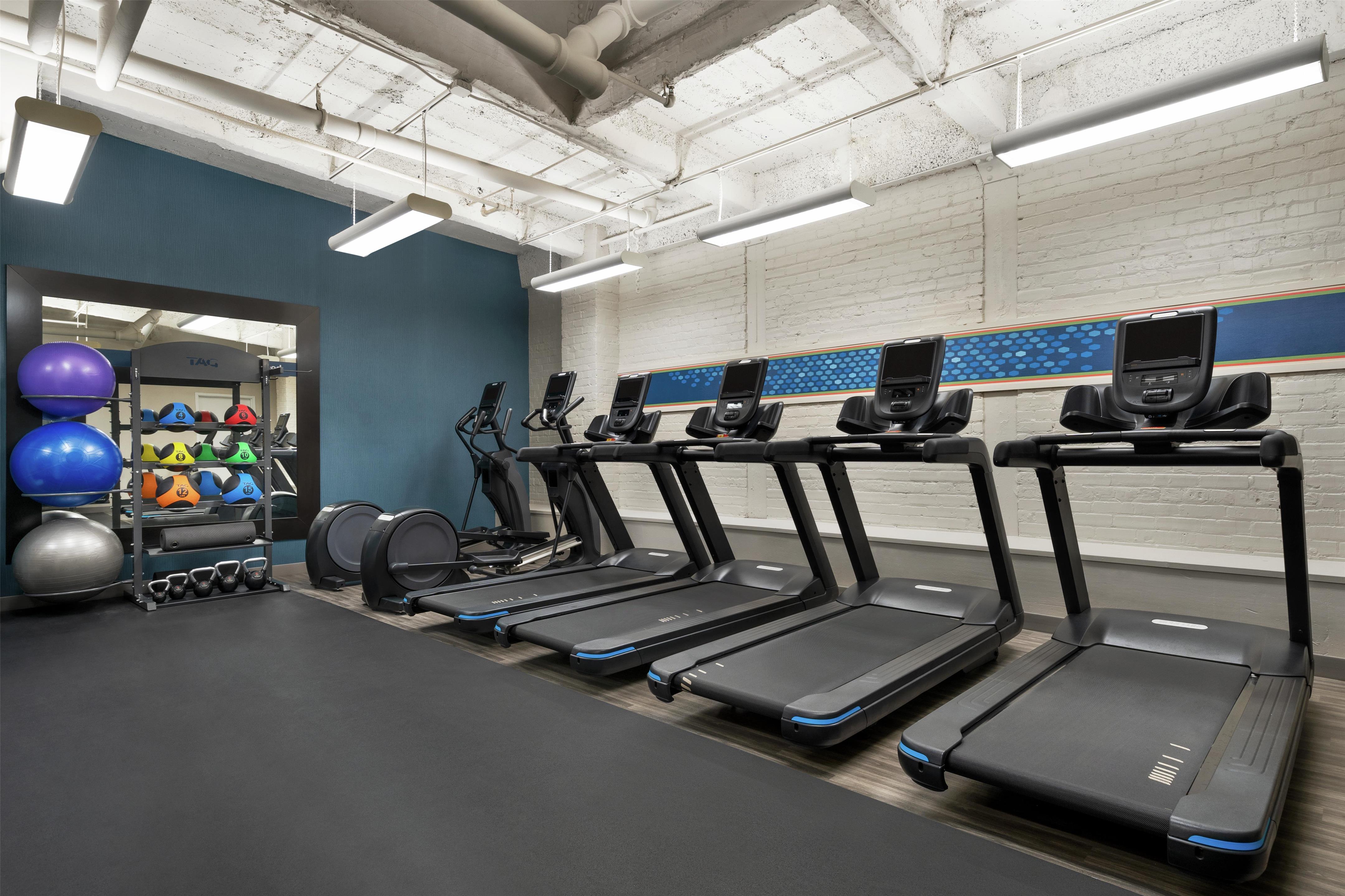 Health club fitness center gym | Hampton Inn Downtown / French Quarter Area