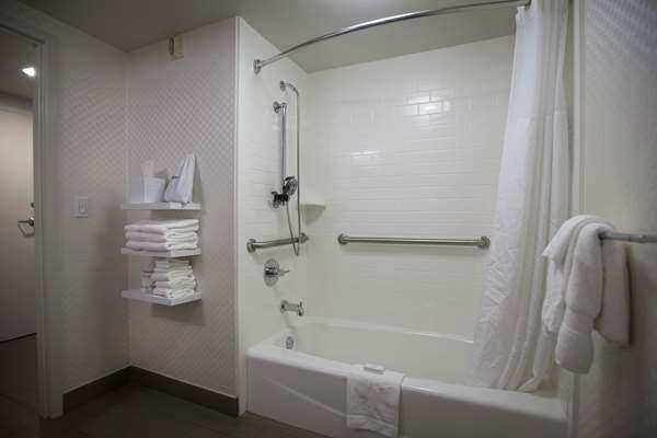  - Hampton Inn & Suites Harahan