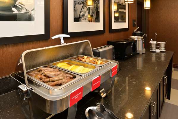 Restaurant - Hampton Inn & Suites Harvey