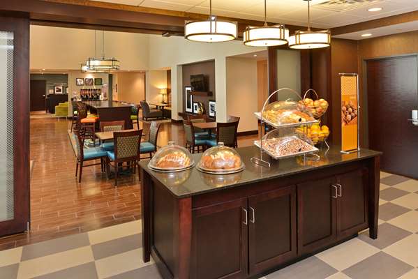 Restaurant - Hampton Inn & Suites Harvey