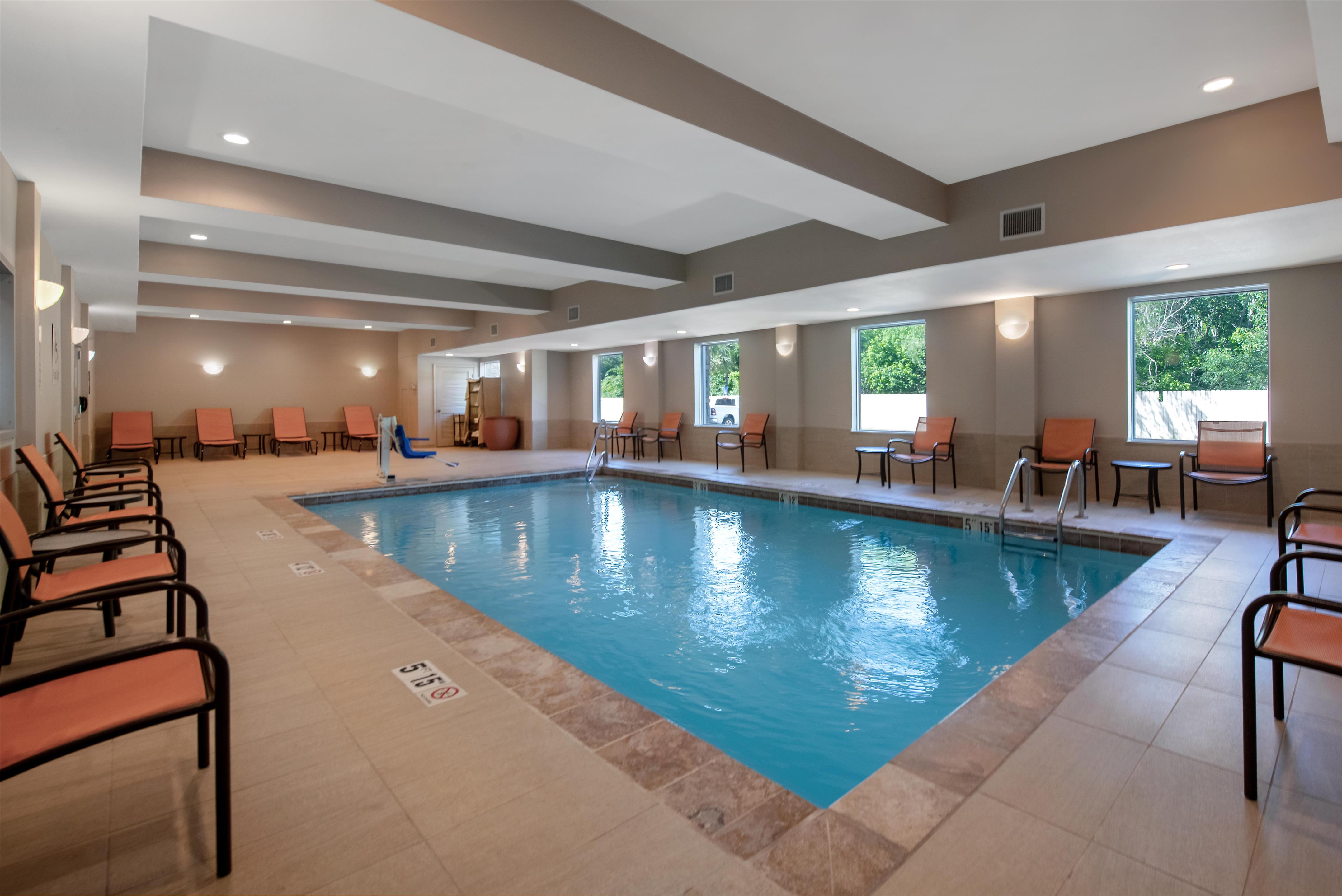 Pool | Hampton Inn & Suites Harvey/New Orleans West Bank
