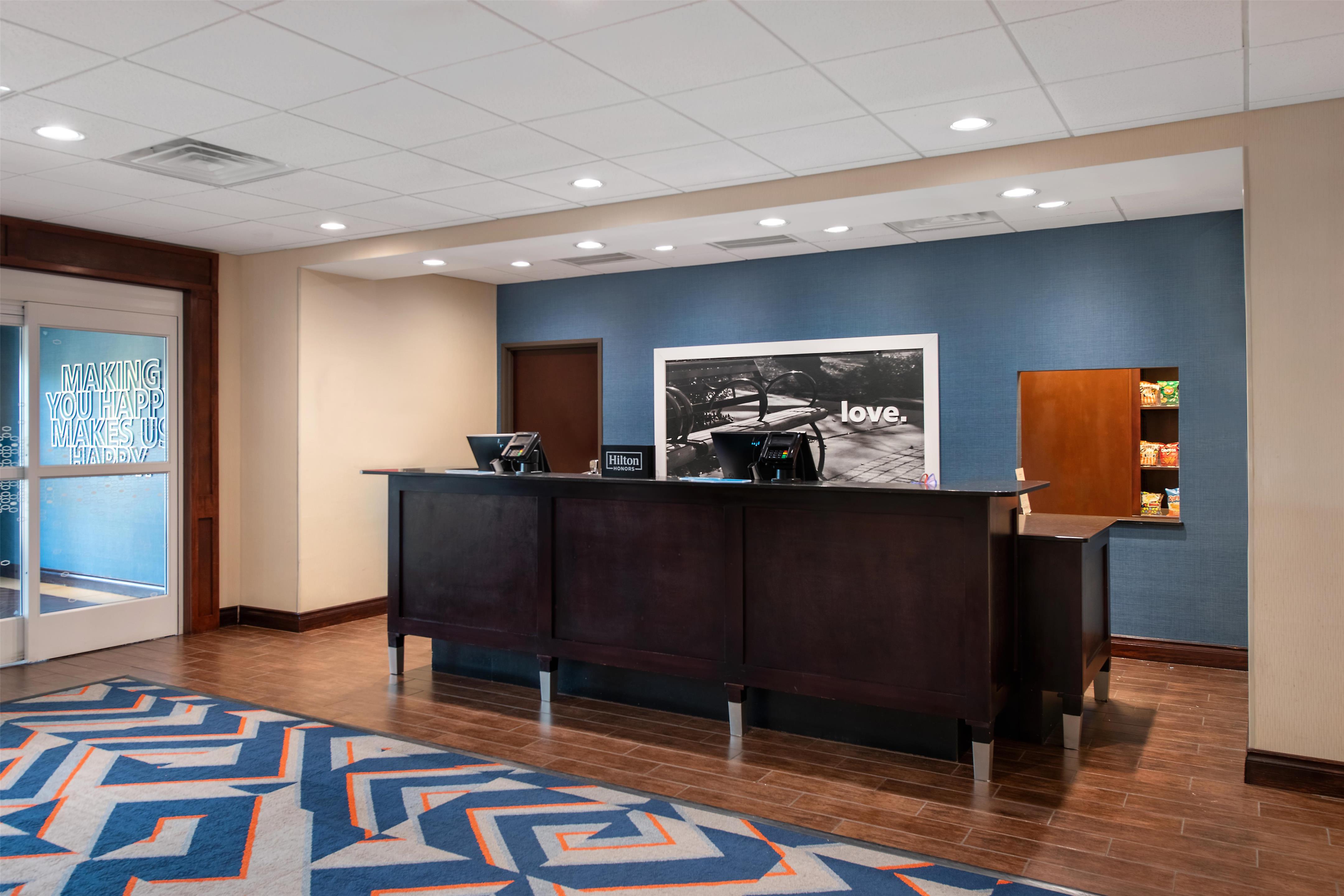 Reception | Hampton Inn & Suites Harvey/New Orleans West Bank